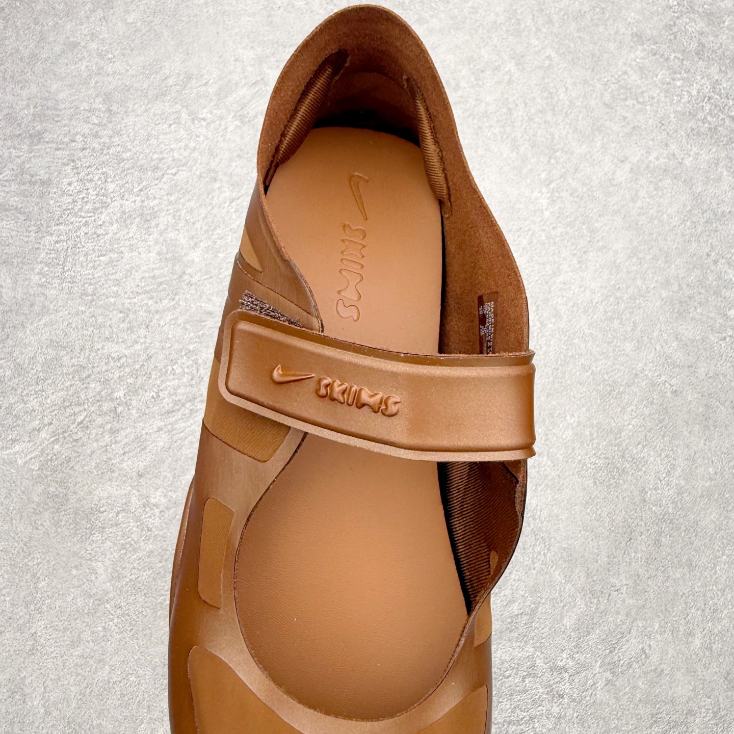 SKIMS x NK Air Rift 舒适贴合生活休闲鞋 男女同款 这双SKIMS x Air Rif