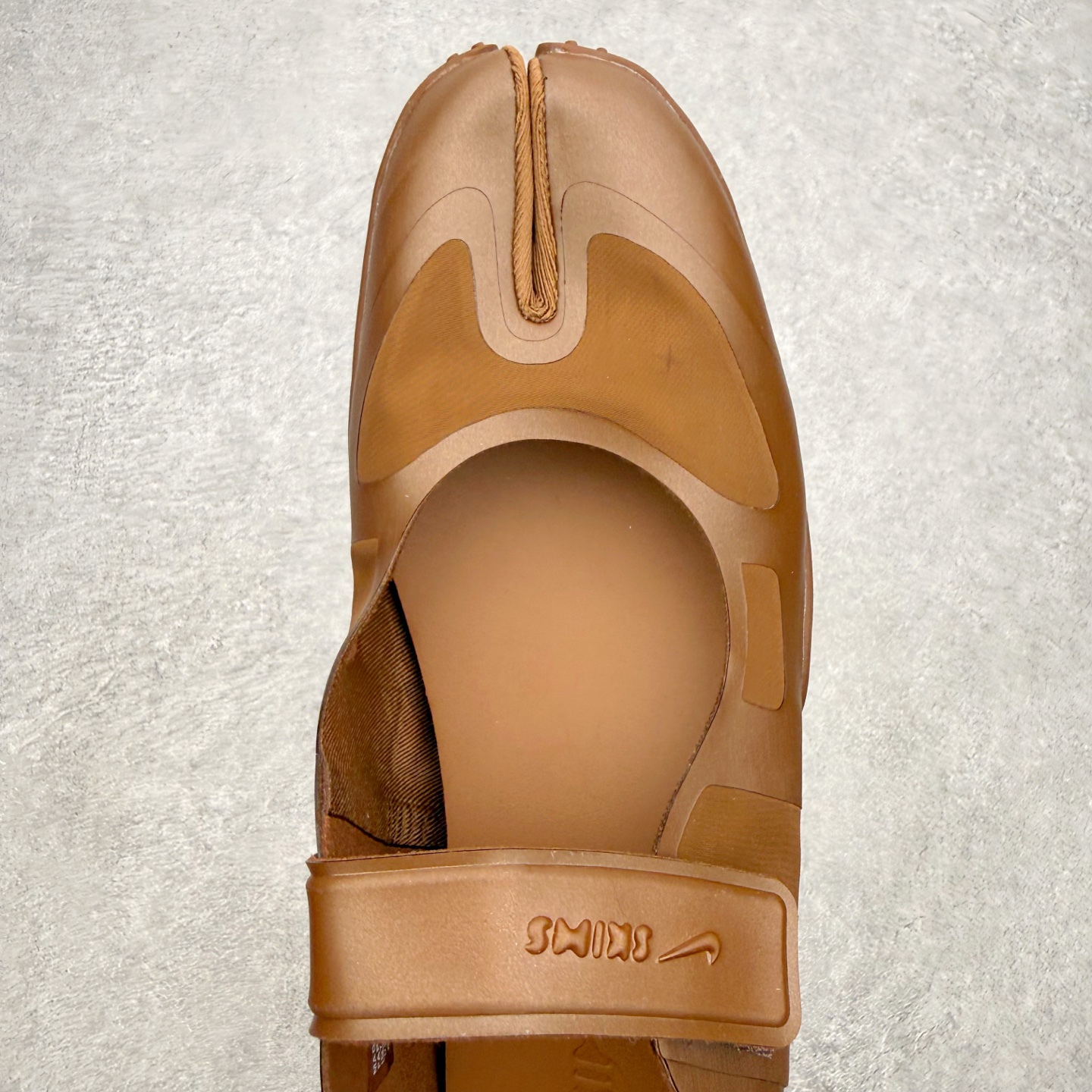 SKIMS x NK Air Rift 舒适贴合生活休闲鞋 男女同款 这双SKIMS x Air Rif
