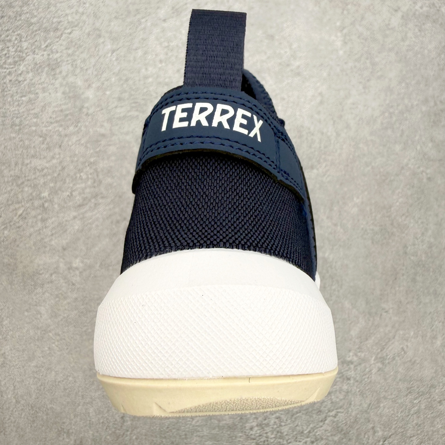 AD TERREX DAROGA 清风25户外溯溪涉水鞋产品概述📌该款是阿迪达斯TERREX户外线的清风