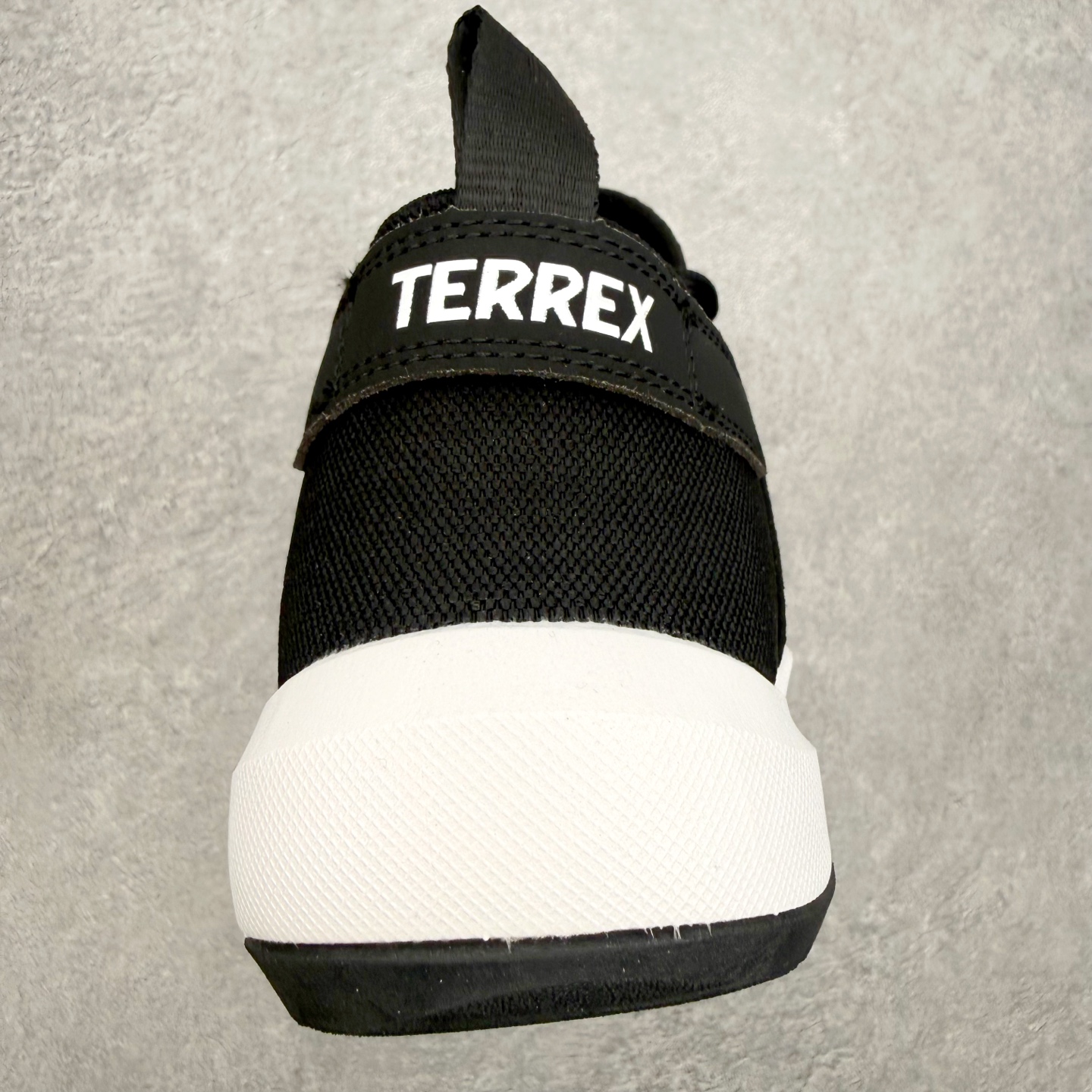 AD TERREX DAROGA 清风25户外溯溪涉水鞋产品概述📌该款是阿迪达斯TERREX户外线的清风