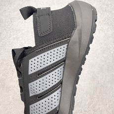 AD TERREX DAROGA 清风25户外溯溪涉水鞋产品概述📌该款是阿迪达斯TERREX户外线的清风 AD TERREX DAROGA 清风25户外溯溪涉水鞋产品概述📌该款是阿迪达斯TERREX户外线的清风