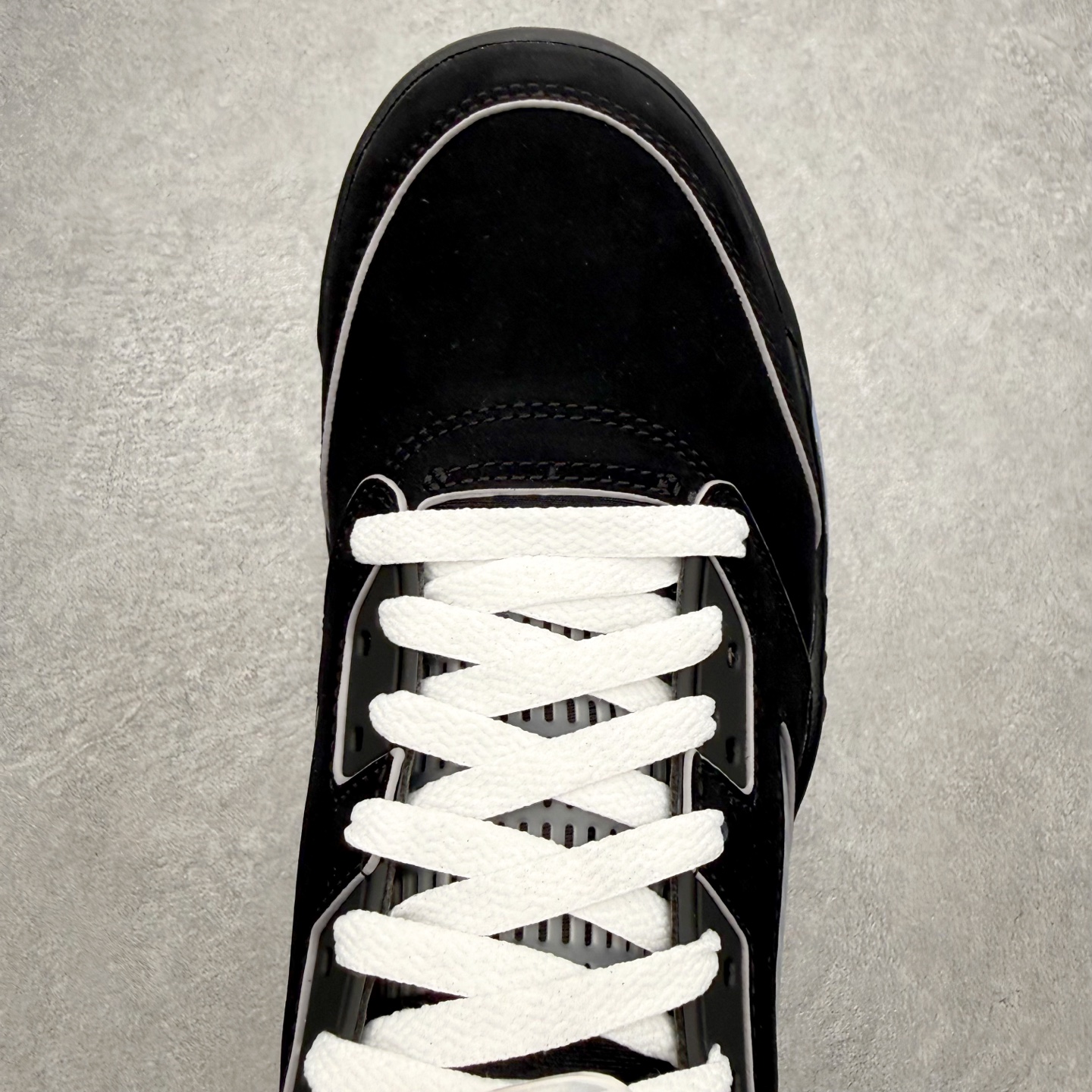 Air Jordan AJ5 “Black Metallic Reimagined” 黑银 HF3975