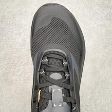 AD Hyperboost Edge 爆米花缓震舒适贴合跑步鞋 在 BOOST 之前冠以了 “HYPER AD Hyperboost Edge 爆米花缓震舒适贴合跑步鞋 在 BOOST 之前冠以了 “HYPER