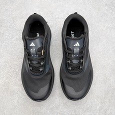 AD Hyperboost Edge 爆米花缓震舒适贴合跑步鞋 在 BOOST 之前冠以了 “HYPER AD Hyperboost Edge 爆米花缓震舒适贴合跑步鞋 在 BOOST 之前冠以了 “HYPER