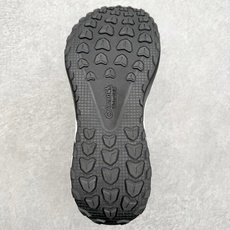 AD Hyperboost Edge 爆米花缓震舒适贴合跑步鞋 在 BOOST 之前冠以了 “HYPER AD Hyperboost Edge 爆米花缓震舒适贴合跑步鞋 在 BOOST 之前冠以了 “HYPER
