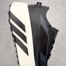 AD Hyperboost Edge 爆米花缓震舒适贴合跑步鞋 在 BOOST 之前冠以了 “HYPER AD Hyperboost Edge 爆米花缓震舒适贴合跑步鞋 在 BOOST 之前冠以了 “HYPER