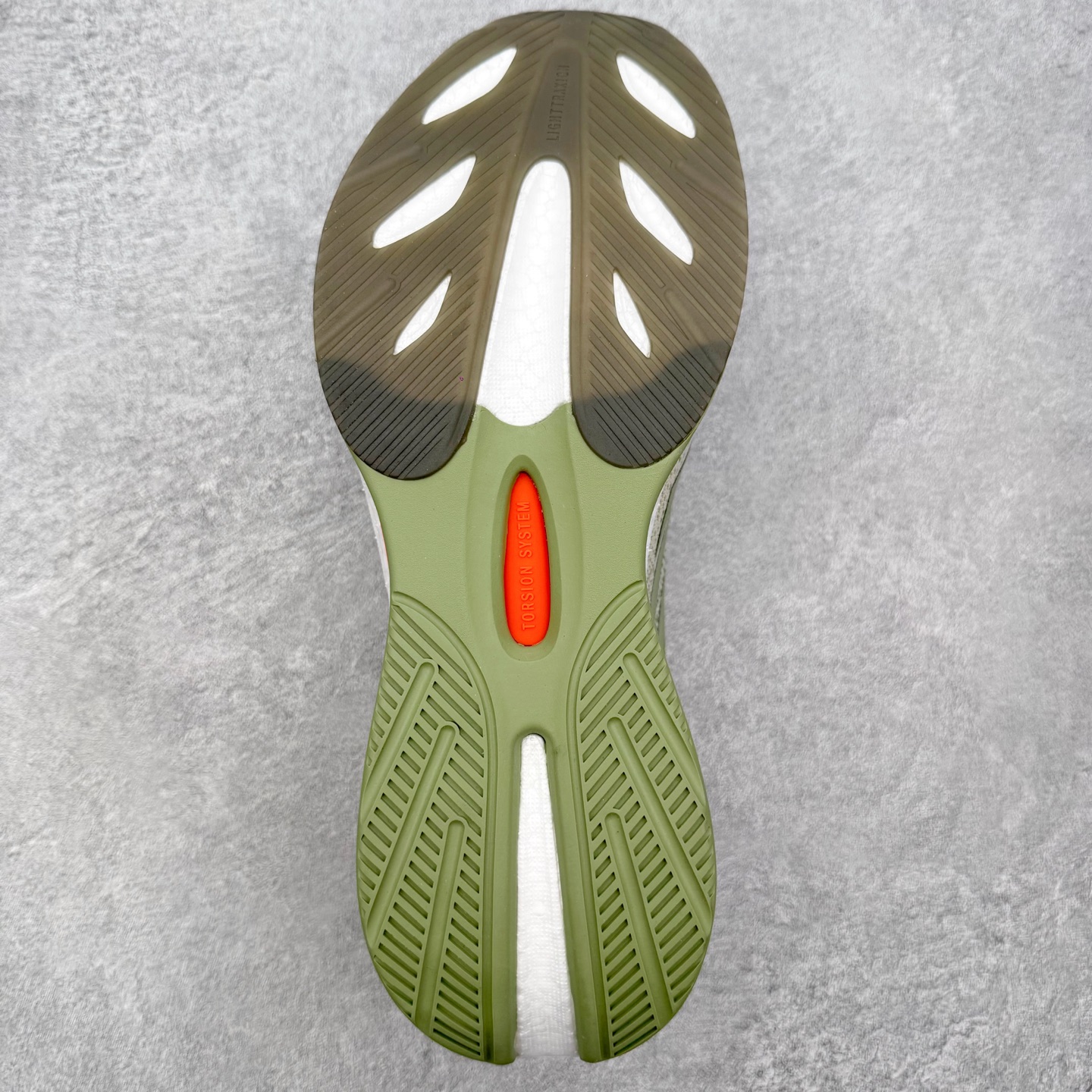 #RS纯原 AD VELOSTAR Light Boost 中性透气日常训练慢跑鞋|浅绿橙 KI6047 产品概述 定位 #RS纯原 AD VELOSTAR Light Boost 中性透气日常训练慢跑鞋|浅绿橙 KI6047 产品概述 定位