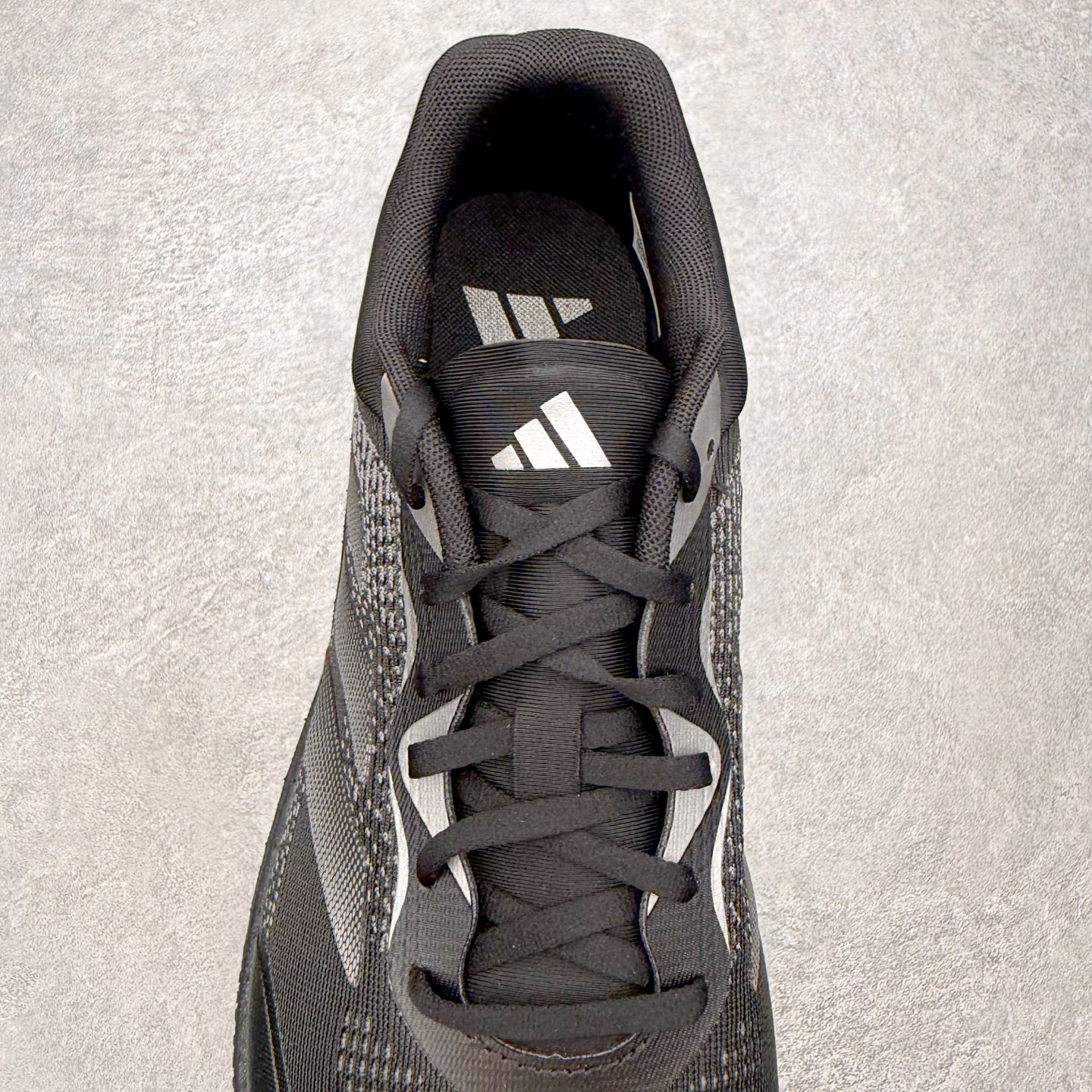 #RS纯原 AD VELOSTAR Light Boost 中性透气日常训练慢跑鞋|黑色 HQ7296 产品概述 定位日 #RS纯原 AD VELOSTAR Light Boost 中性透气日常训练慢跑鞋|黑色 HQ7296 产品概述 定位日