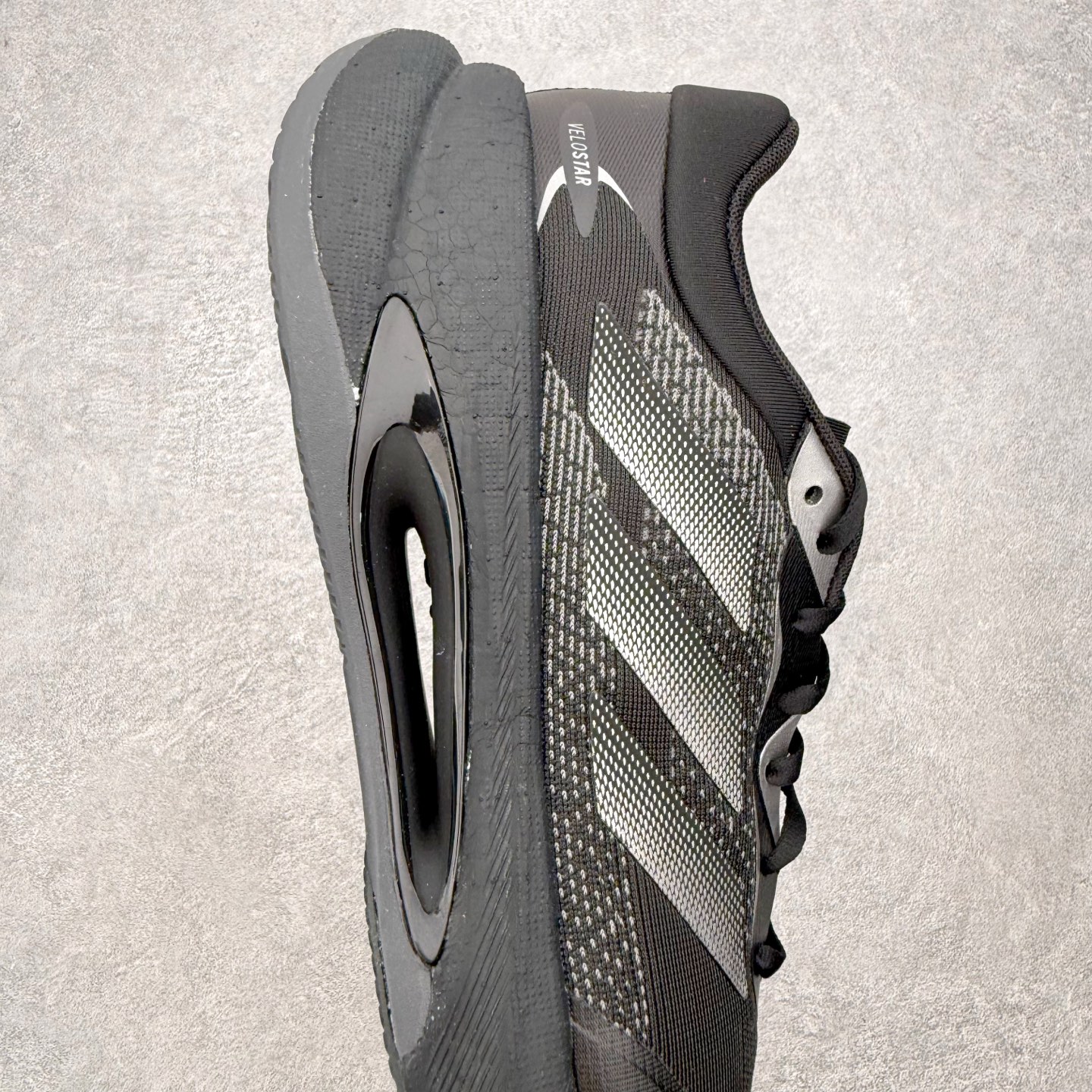 #RS纯原 AD VELOSTAR Light Boost 中性透气日常训练慢跑鞋|黑色 HQ7296 产品概述 定位日 #RS纯原 AD VELOSTAR Light Boost 中性透气日常训练慢跑鞋|黑色 HQ7296 产品概述 定位日