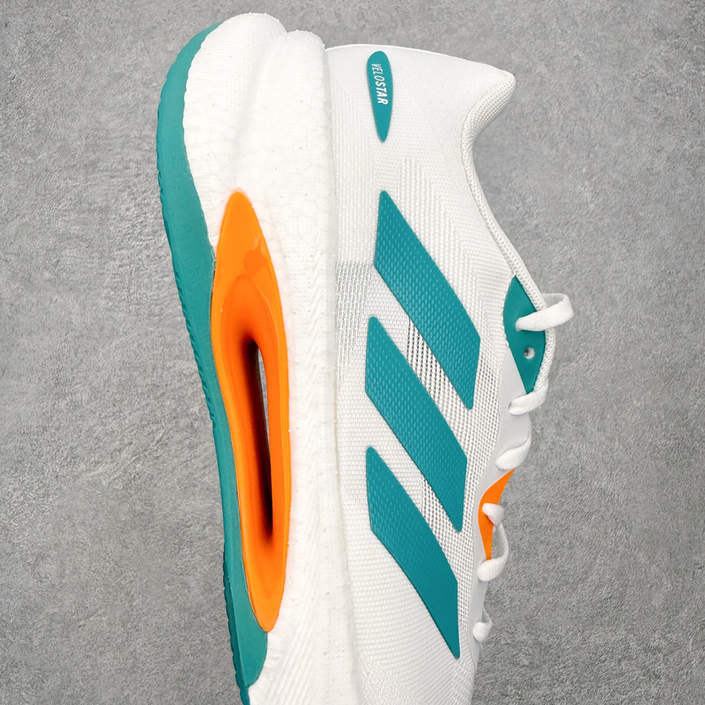 #RS纯原 AD VELOSTAR Light Boost 中性透气日常训练慢跑鞋|白蓝橙 KI6018 产品概述 定位 #RS纯原 AD VELOSTAR Light Boost 中性透气日常训练慢跑鞋|白蓝橙 KI6018 产品概述 定位