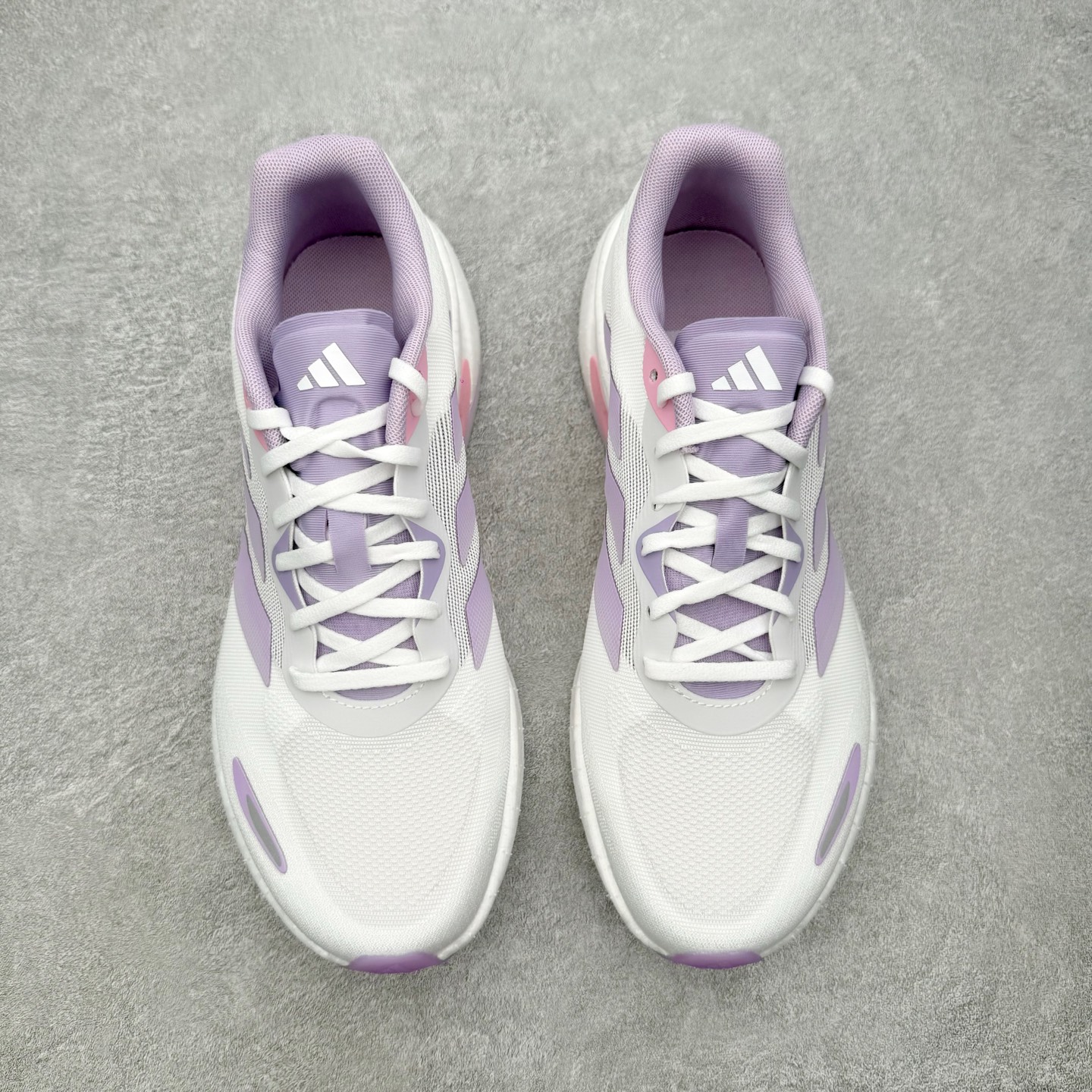 ＃RS纯原 AD VELOSTAR Light Boost 中性透气日常训练慢跑鞋｜白紫 KI6017 产品概述 定位日