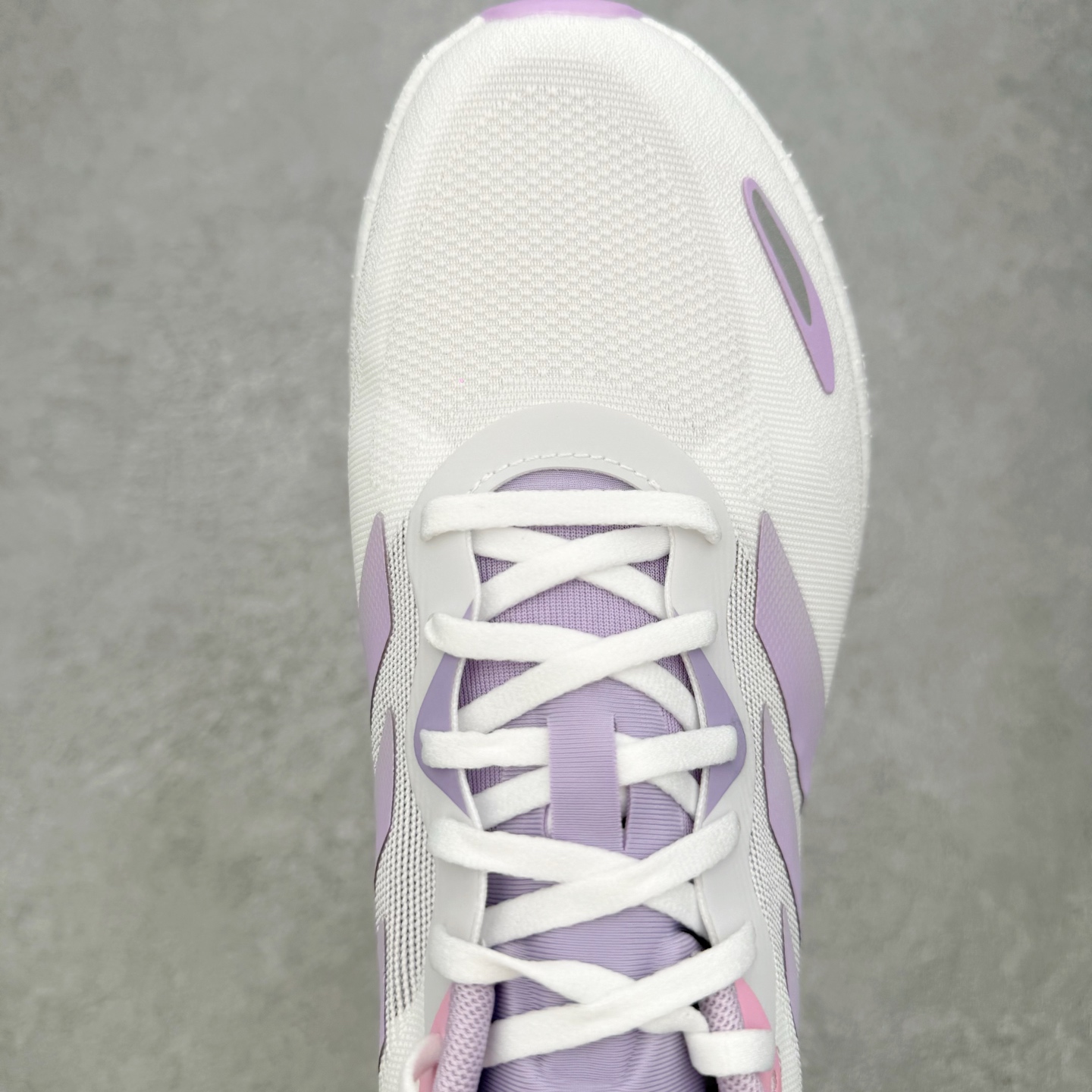 ＃RS纯原 AD VELOSTAR Light Boost 中性透气日常训练慢跑鞋｜白紫 KI6017 产品概述 定位日