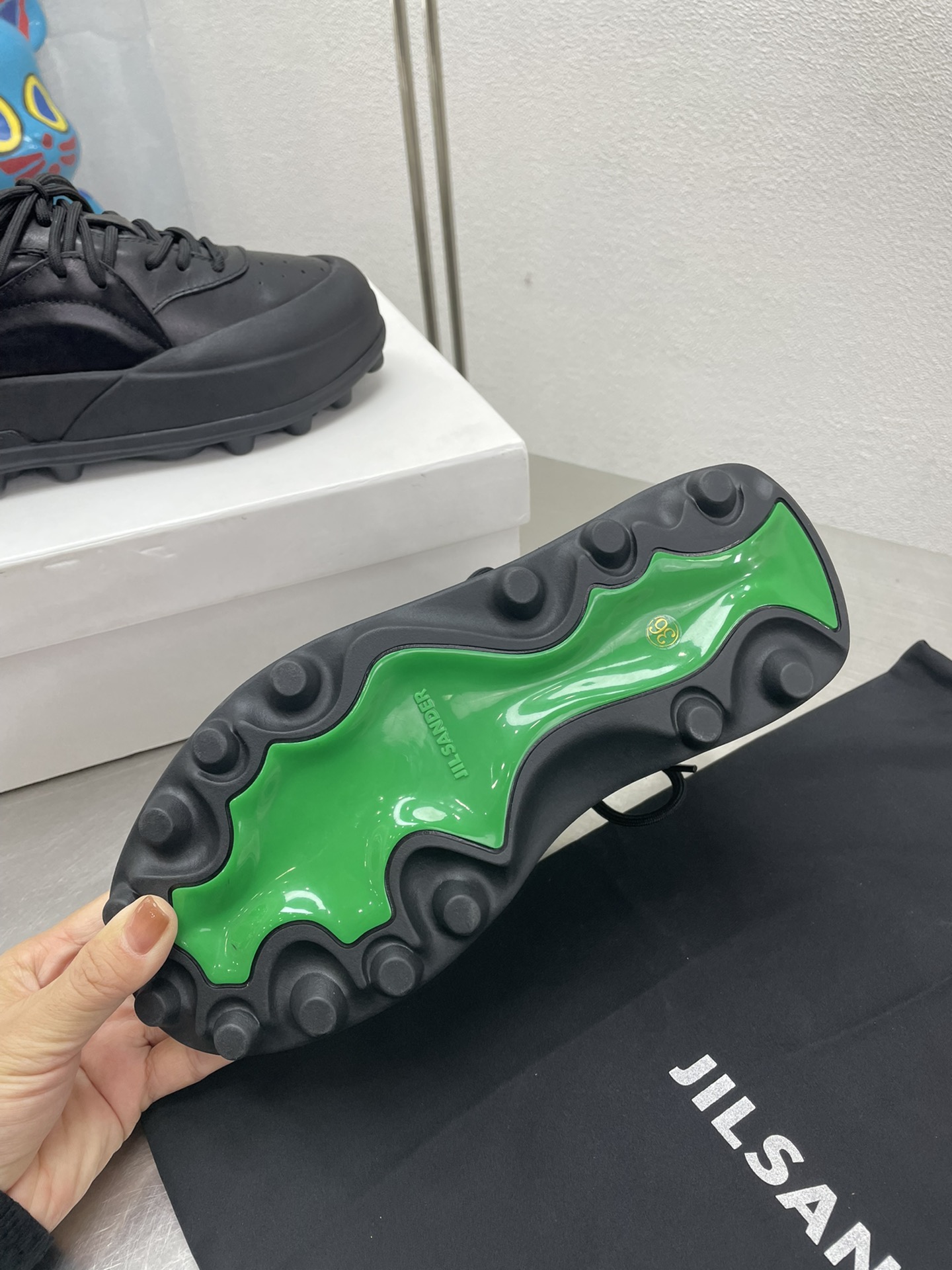 Thick Bottom Sneakers by Jill Sanders: Exclusive Design with High-Quality Fabric and French Style - 图片 7