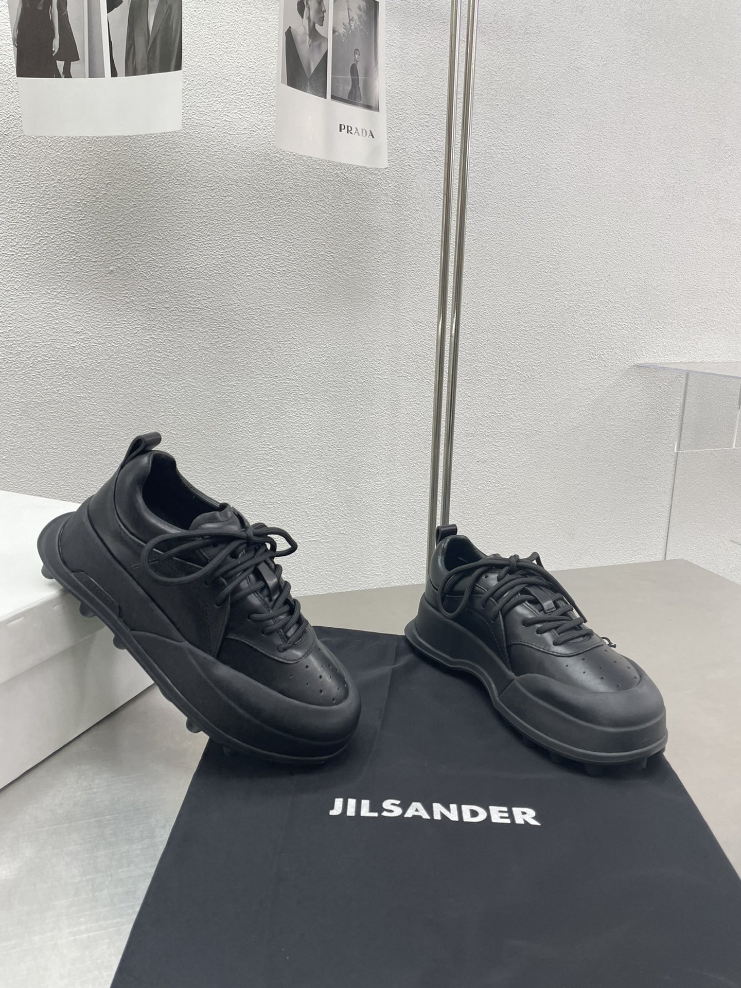Thick Bottom Sneakers by Jill Sanders: Exclusive Design with High-Quality Fabric and French Style - 图片 6