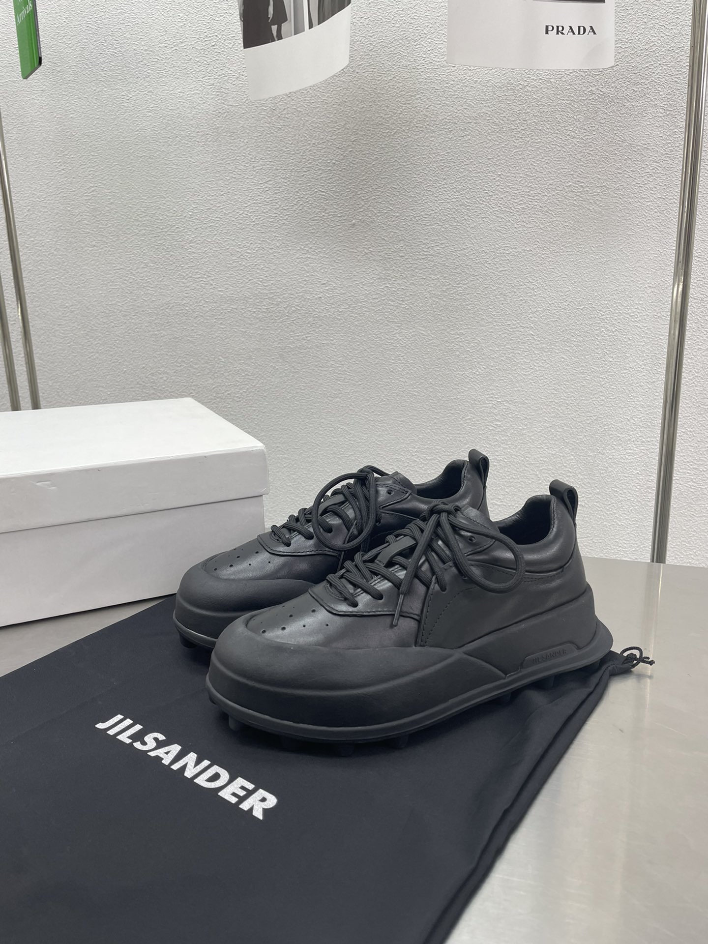 Thick Bottom Sneakers by Jill Sanders: Exclusive Design with High-Quality Fabric and French Style - 图片 2