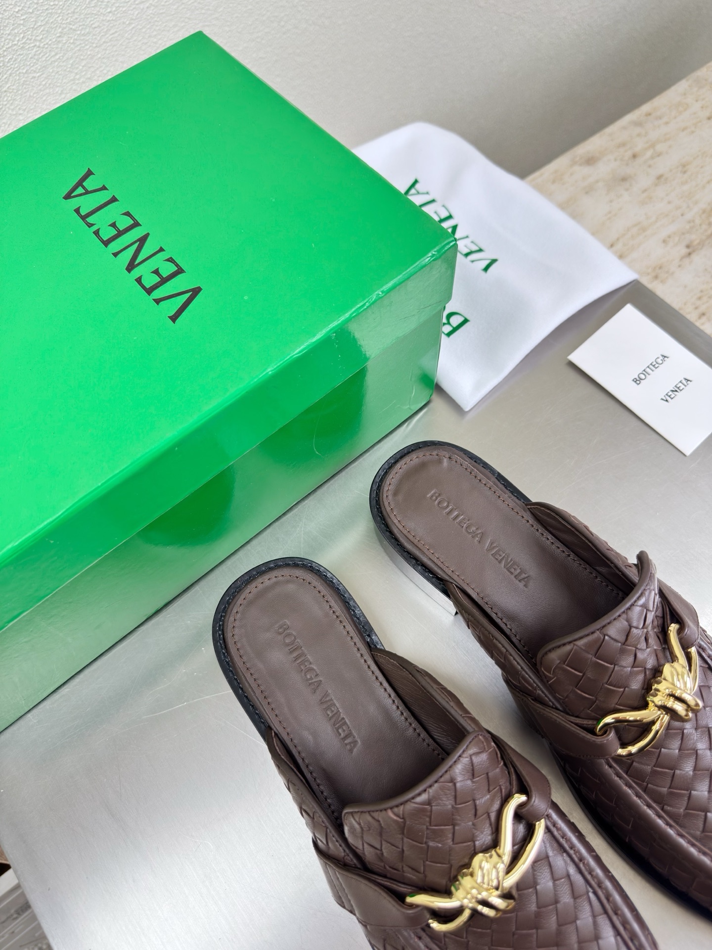 高版本出厂 男码+10 Bottega Veneta/BV F065 2026ss新款真皮手工编织金色五