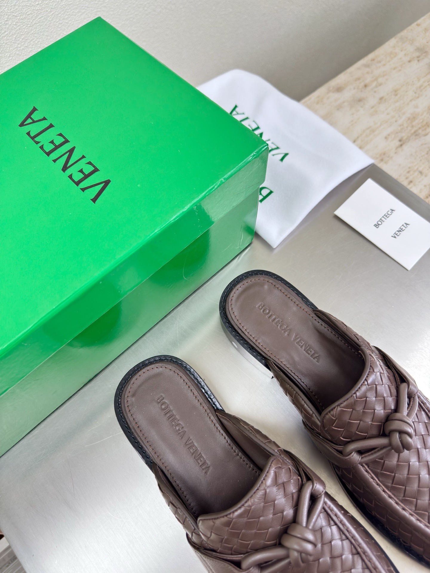 高版本出厂 男码+10 Bottega Veneta/BV F065 2026ss新款真皮手工编织金色五