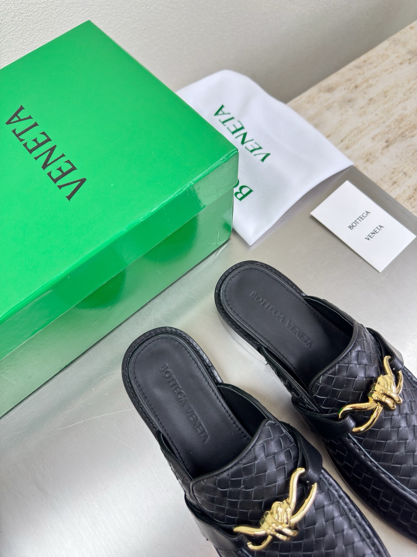 高版本出厂 男码+10 Bottega Veneta/BV F065 2026ss新款真皮手工编织金色五