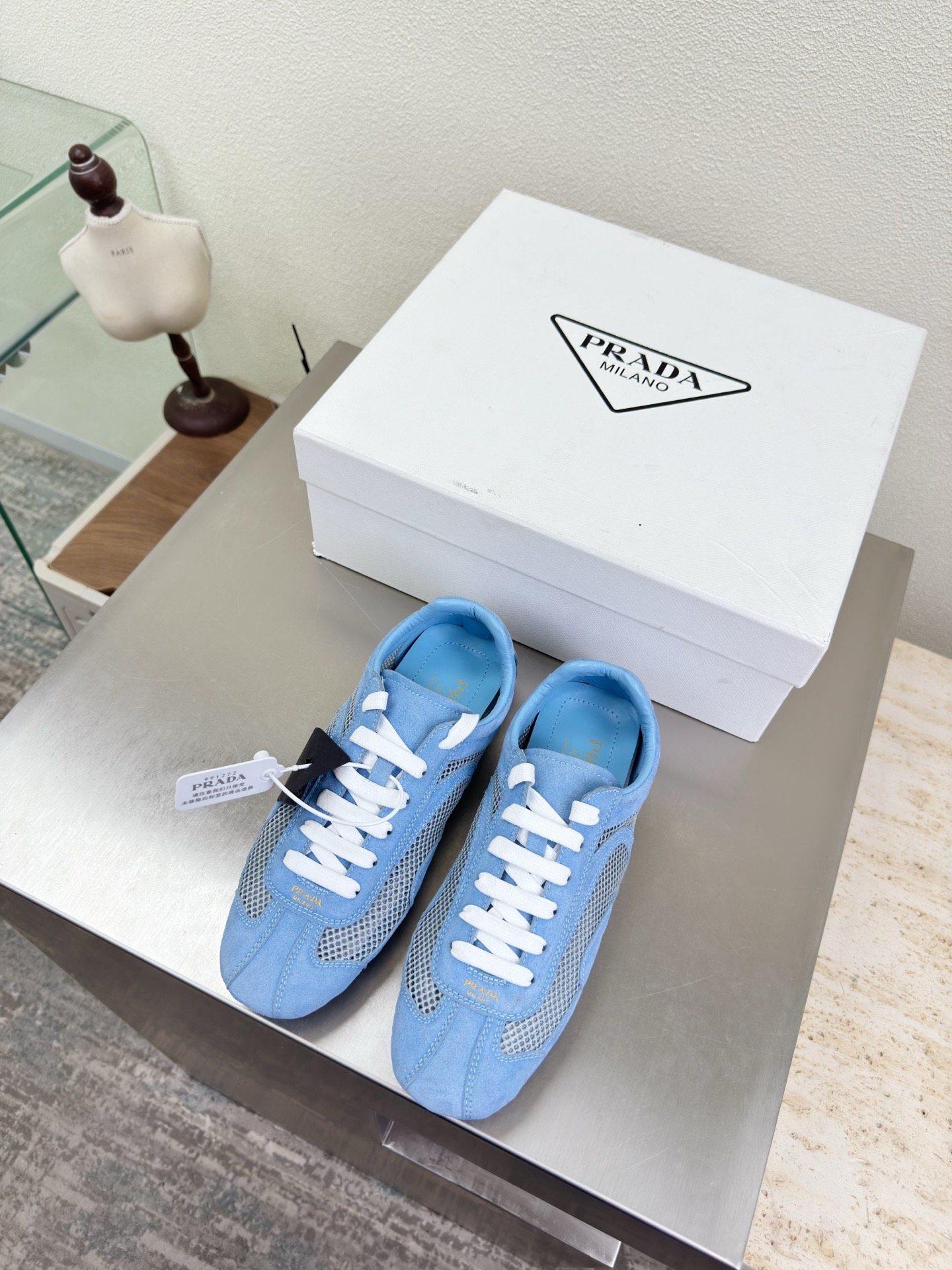 NO:750844,Breathable mesh Prada sole technology Sports shoes High-end boutique Prada Blue PRADA outsole hand-stitched Pursuing excellence in details Designed lines Very stylish Simple and pure tones Original molding Comfortable and popular on the street —————————————————— Logo technology Leading the cutting edge Fabric High mercerized cow suede with technical fabrics Lining Lambskin Original molded outsole Size 35 36 37 38 39 40  41 (order 40 41) with complete package, casual shoes/sports shoes, prada, prada, sneakers, sheepskin19860909透气网面 Prada 套底工艺 运动鞋 高端精品 普拉达 蓝色 PRADA  大底手工串线 追求卓越细节 设计的线条 很有格调 简单纯粹得色调 原版开模 舒适炸街 ———————————————————— logo 工艺 引领前沿 面料 高丝光 牛反绒皮 搭配科技面料 内里 小羊皮 原版成型大底    码数35 36 37 38 39 40 41（40 41 订） 配全套包装,休闲鞋/运动鞋,prada,prada,sneakers,sheepskin,Women's Shoes