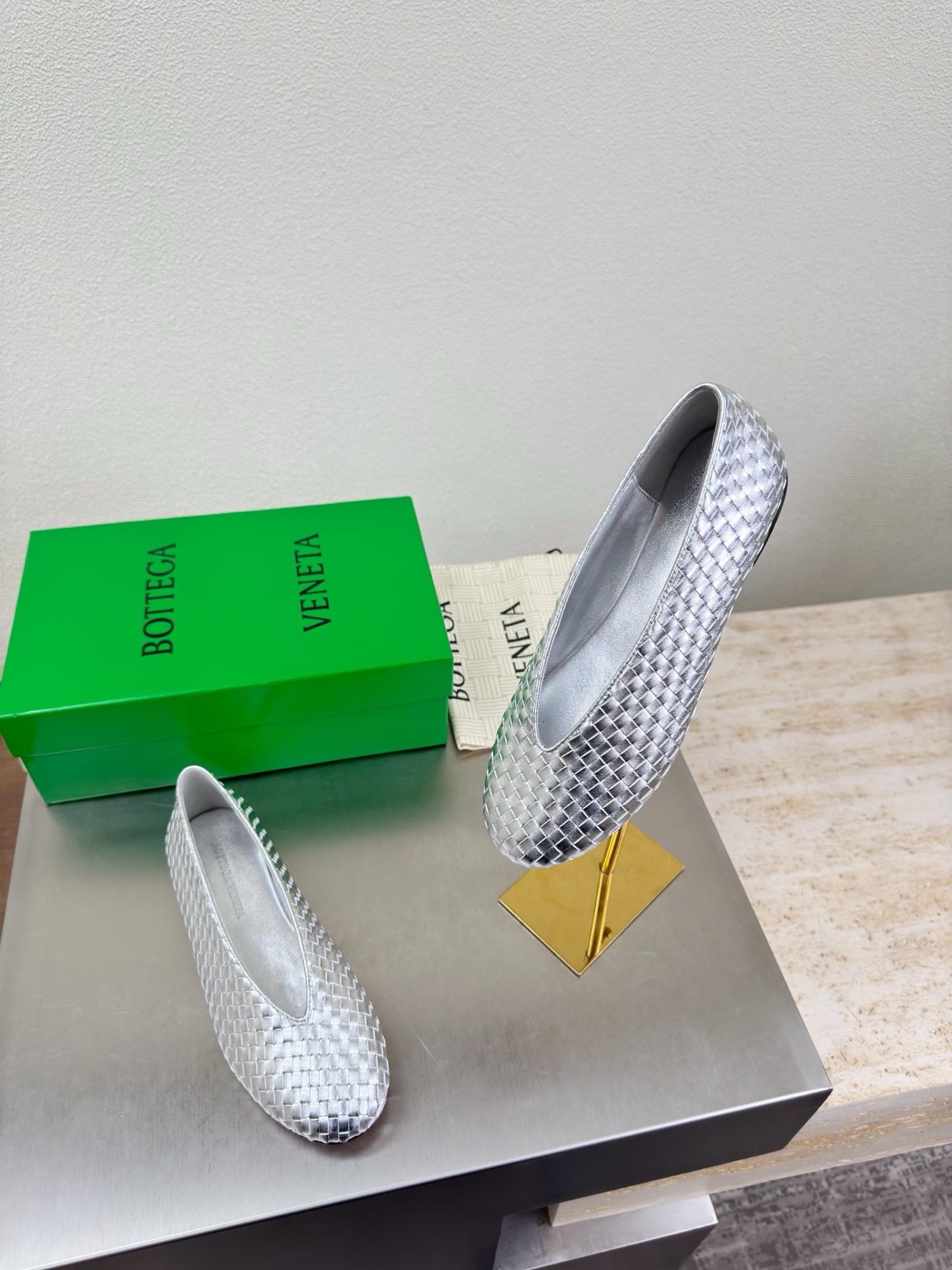 高版本出厂Bottega Veneta/BV F065 2026ss新款编织玛丽珍平底鞋乐福鞋 高定的配