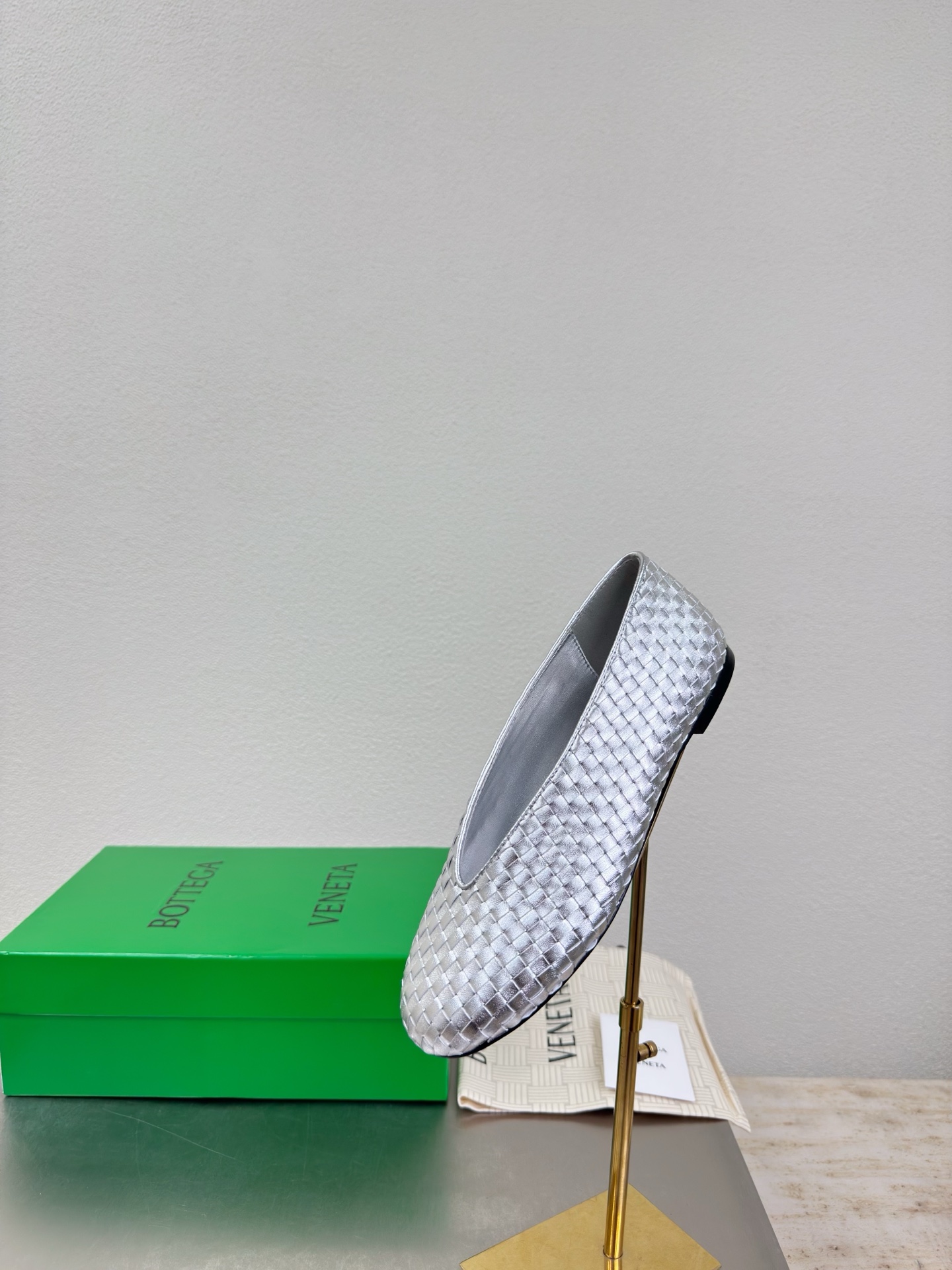 高版本出厂Bottega Veneta/BV F065 2026ss新款编织玛丽珍平底鞋乐福鞋 高定的配