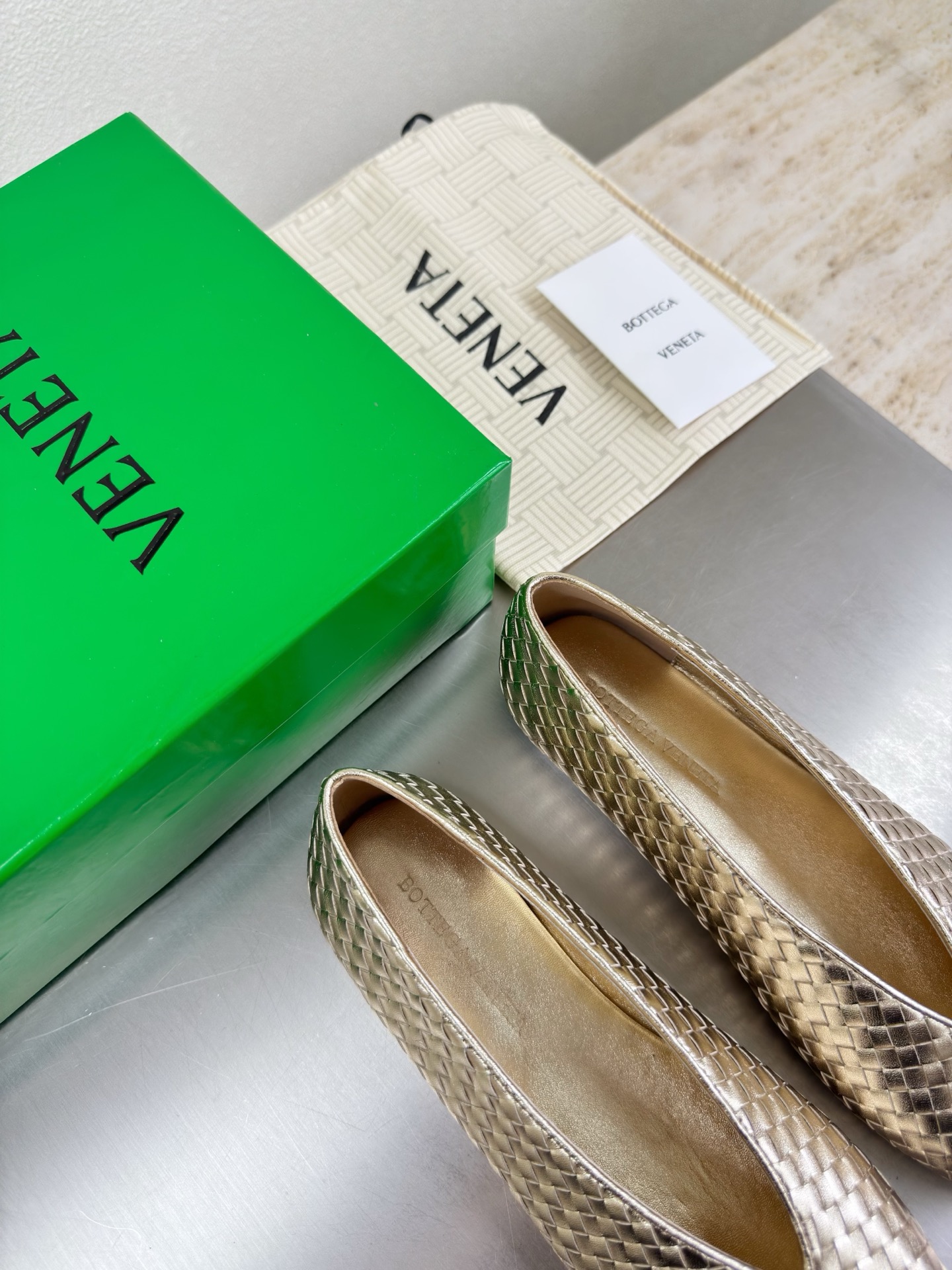 高版本出厂Bottega Veneta/BV F065 2026ss新款编织玛丽珍平底鞋乐福鞋 高定的配