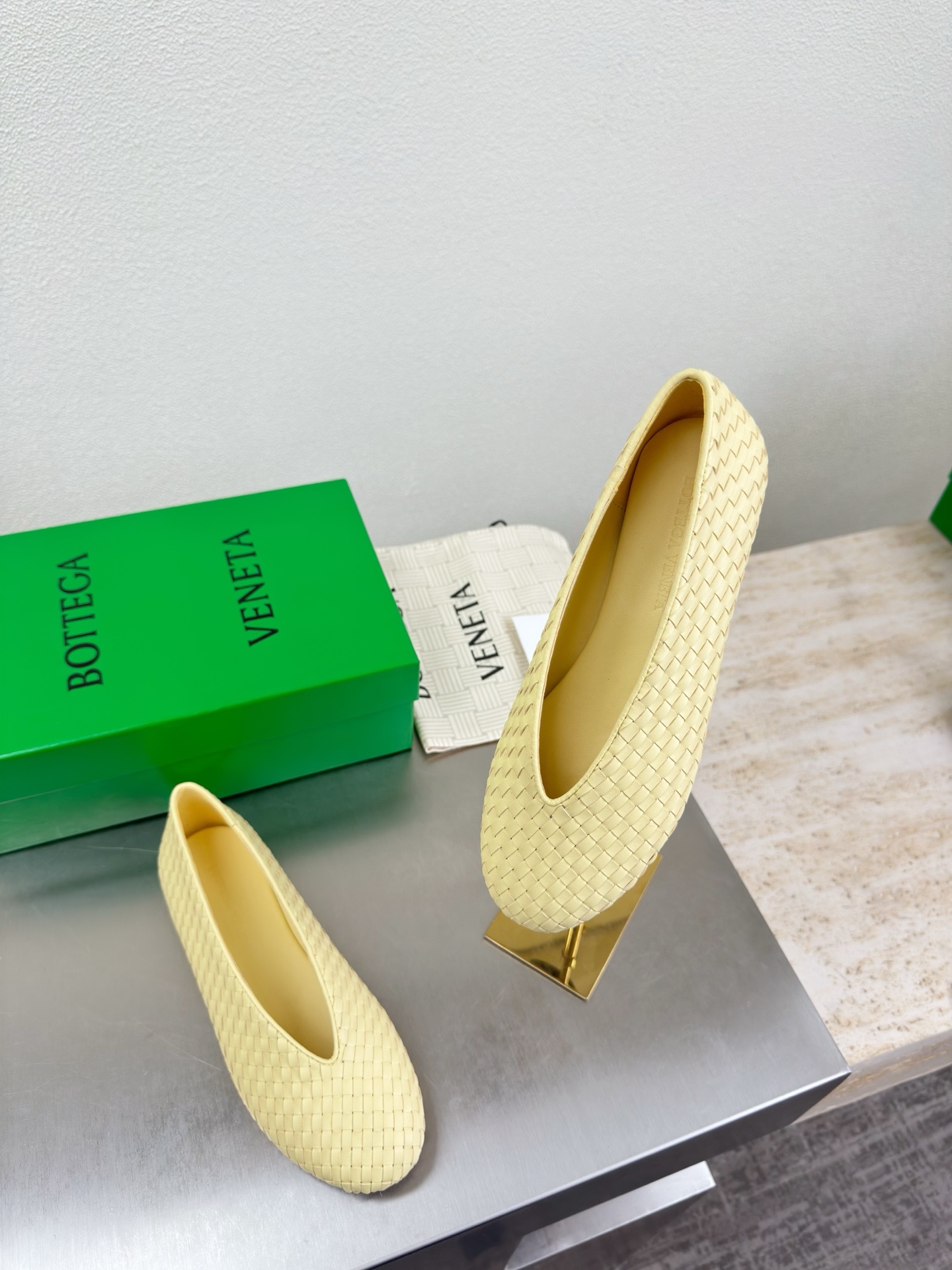 高版本出厂Bottega Veneta/BV F065 2026ss新款编织玛丽珍平底鞋乐福鞋 高定的配