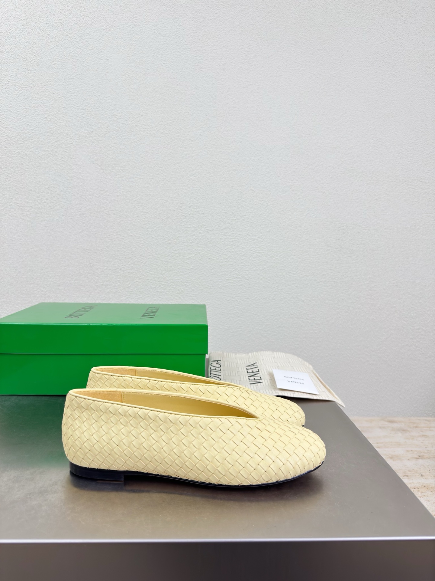 高版本出厂Bottega Veneta/BV F065 2026ss新款编织玛丽珍平底鞋乐福鞋 高定的配