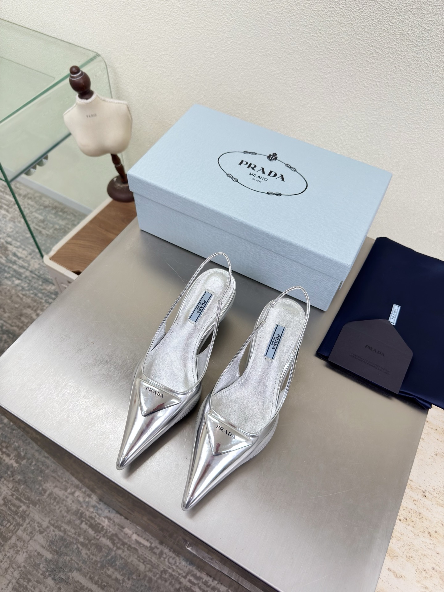 Prada Style Leather Women's Shoes Lookbook Reference image 1