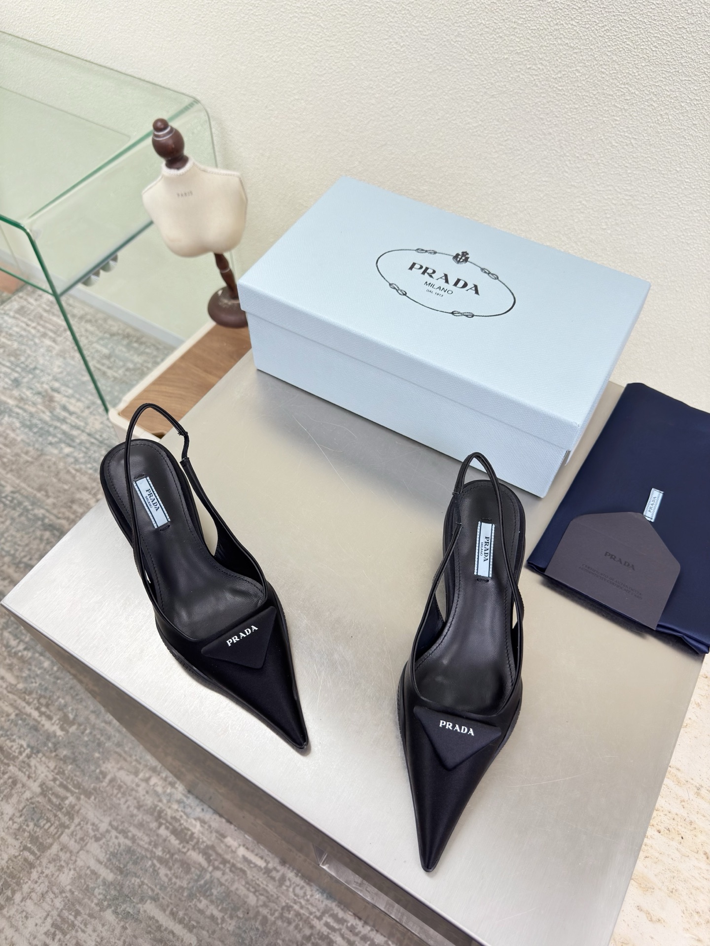 Prada Style Black Women's Shoes style reference detail image 8 from source 784750