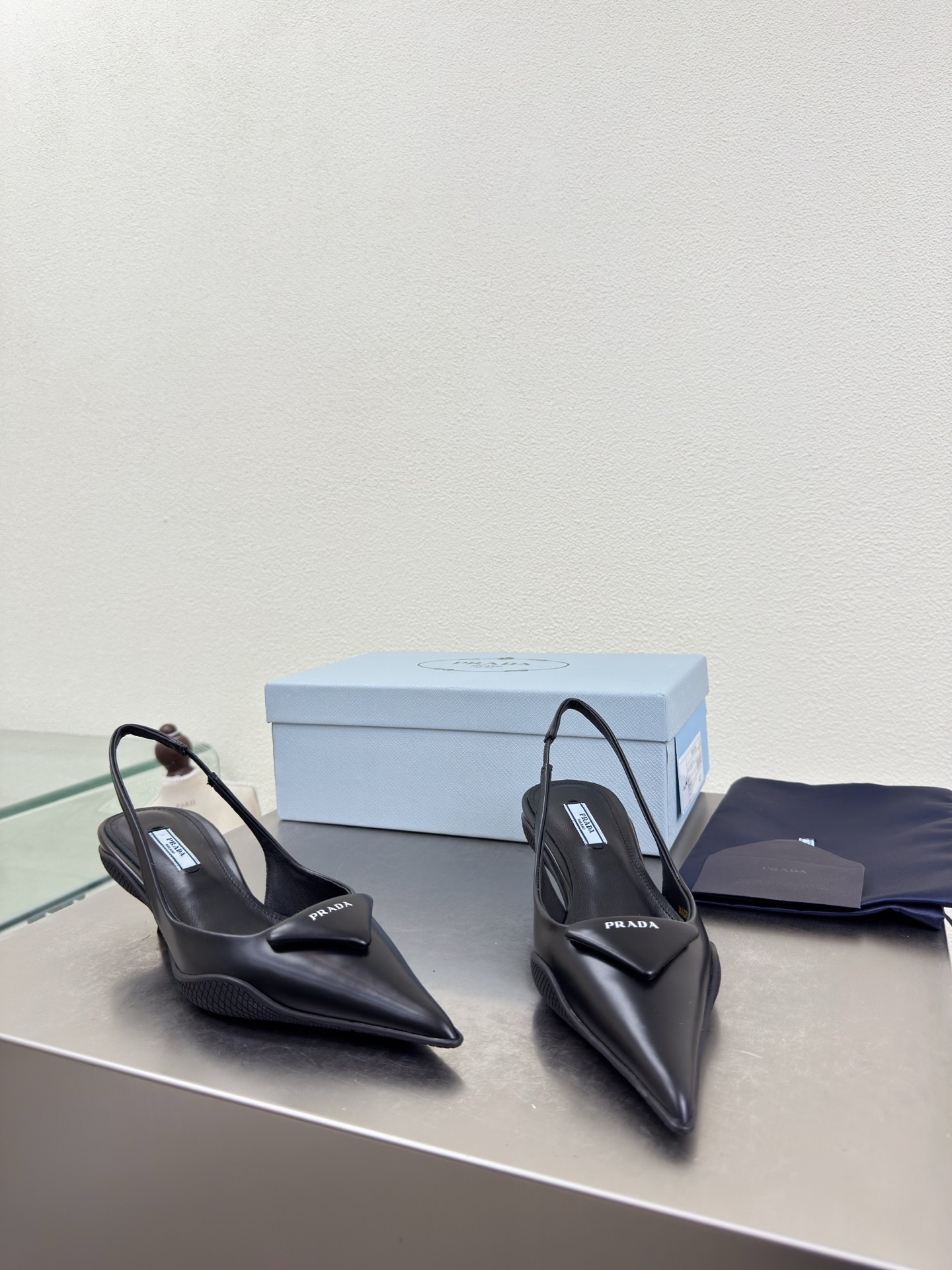 Prada Style Black Leather Women's Shoes style reference detail image 9 from source 784752