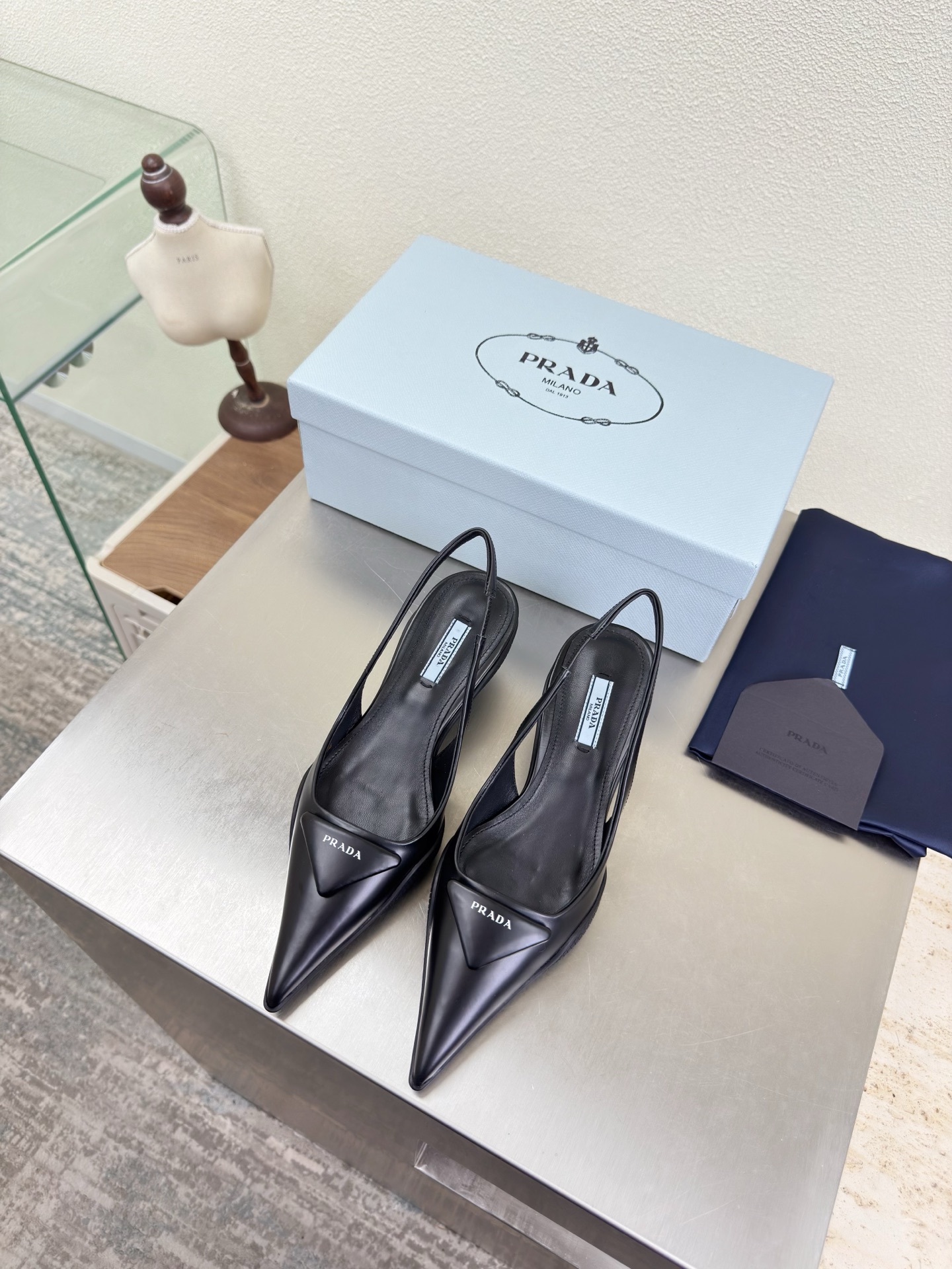 Prada Style Black Leather Women's Shoes Lookbook Reference image 1