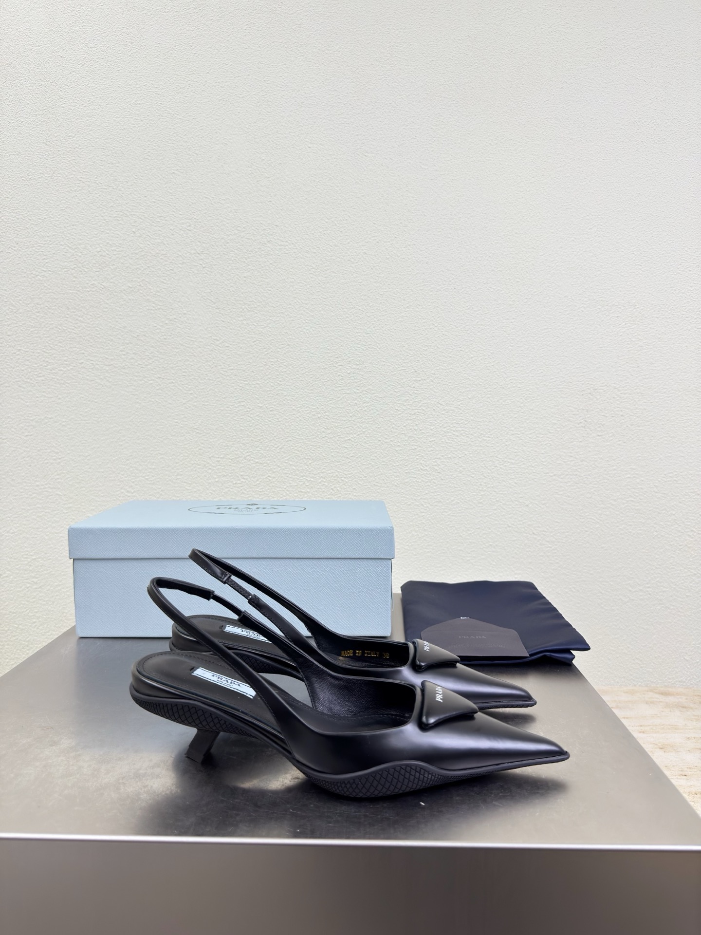 Prada Style Black Leather Women's Shoes style reference detail image 3 from source 784752