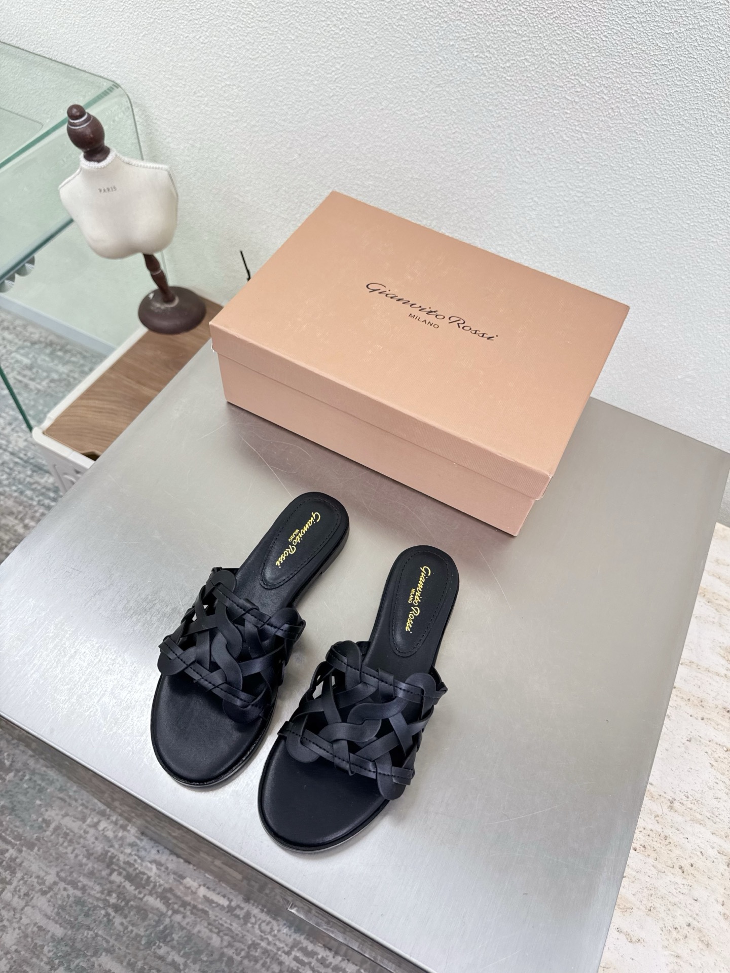 NO:788044,Gianvito Rossi flat woven series classic black super versatile item lining made of lambskin outsole Italian leather outsole brand logo decorative ballet shoes size 34 35 36 37 38 39 40 41 42 (34 40 41 42 customized), slippers, slippers, sheepskin, Leather soles19860909GianvitoRossi吉安维托罗西 平底 编织 系列经典 黑色 超级百搭的一款单品 内里 选用小羊皮 大底意大利真皮大底  品牌logo 装饰芭蕾舞鞋 码数 34 35 36 37 38 39 40 41 42（34 40 41 42 定做）,拖鞋,slippers,sheepskin,Leather soles,Women's Shoes