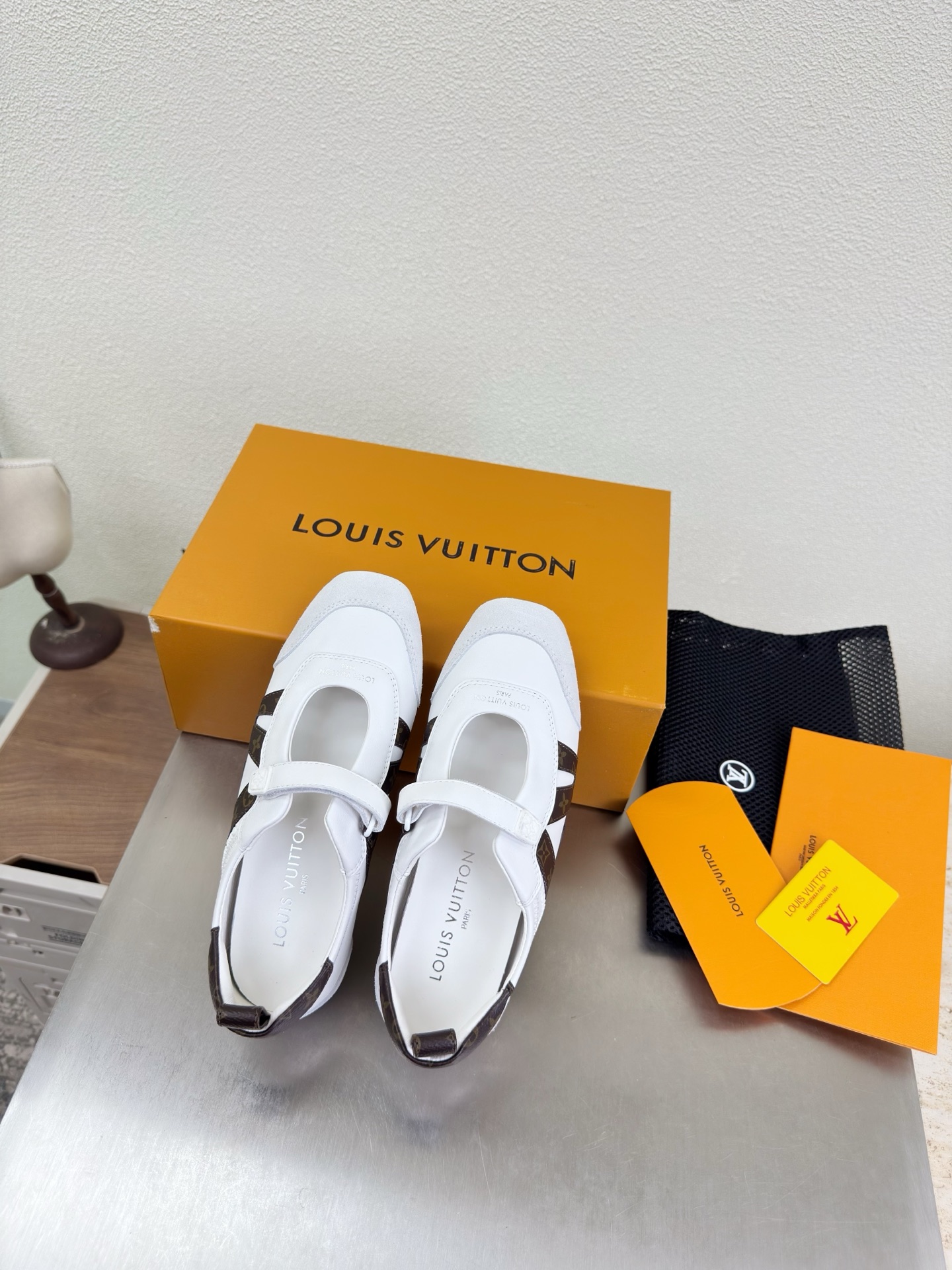 NO:789940,LV Mary Jane bag single shoes strap bag sneakers same color,mary jane,louis vuitton,mary jane,sneakers19860909LV玛丽珍 套包单鞋 绑带套包运动鞋 齐色,玛丽珍,louis vuitton,mary jane,sneakers,Women's Shoes