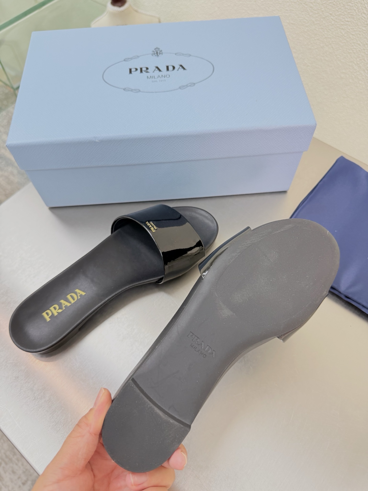 Prada Style Black Leather Women's Shoes style reference detail image 5 from source 784753