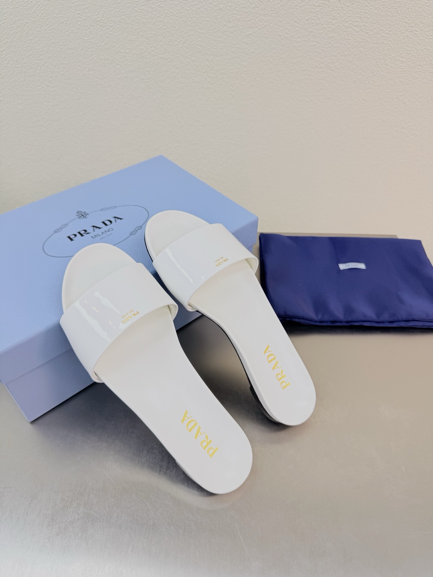 Prada Style White Leather Women's Shoes style reference detail image 4 from source 784756