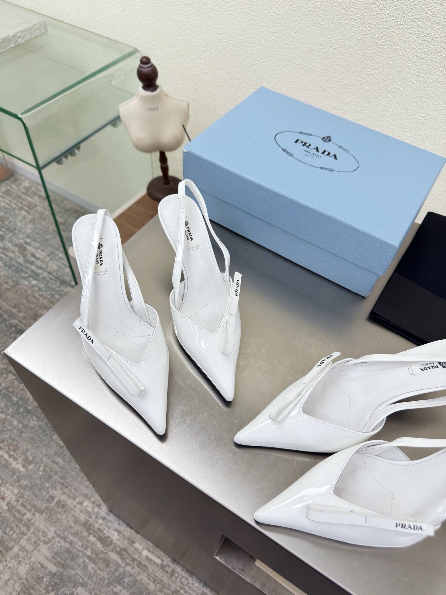 Prada Style White Leather Women's Shoes style reference detail image 4 from source 784757
