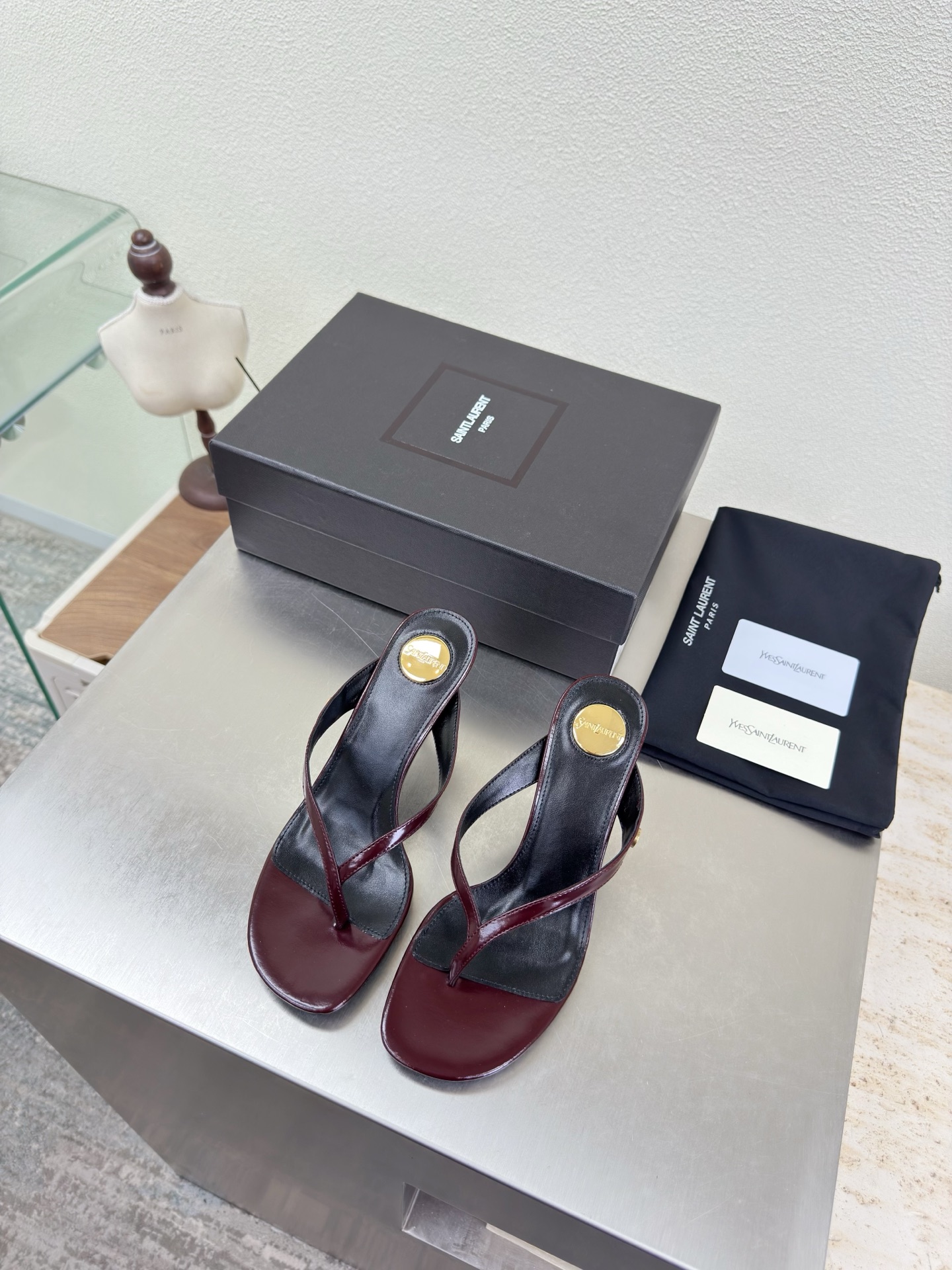 NO:781535,YSL Side Exquisite Painted logo Accessories Yvette Saint Laurent Saint Laurent logo Burgundy Exquisite butter leather The poplar forest that understands women's hearts best Beautiful shoes with no dead ends Support the aura, noble temperament Imported sheepskin lining, fit and comfortable Italian imported genuine leather outsole Size number 35 36 37 38 39 40 41 (order 40 41)  With counter packaging, split-toe shoes, saint laurent, saint laurent, saint laurent, sheepskin, Leather soles19860909YSL 侧精致 烤漆logo 配件 Yvette Saint Laurent圣罗兰logo 酒红色 精致  牛油皮 最懂女人心的杨树林 无死角的美鞋 撑起气场 气质高贵  进口羊皮内里 贴脚 舒适 意大利进口真皮大底  码数35 36 37 38 39 40 41 （40 41 订） 配专柜包装,分趾鞋,saint laurent,saint laurent,saint laurent,sheepskin,Leather soles,Women's Shoes