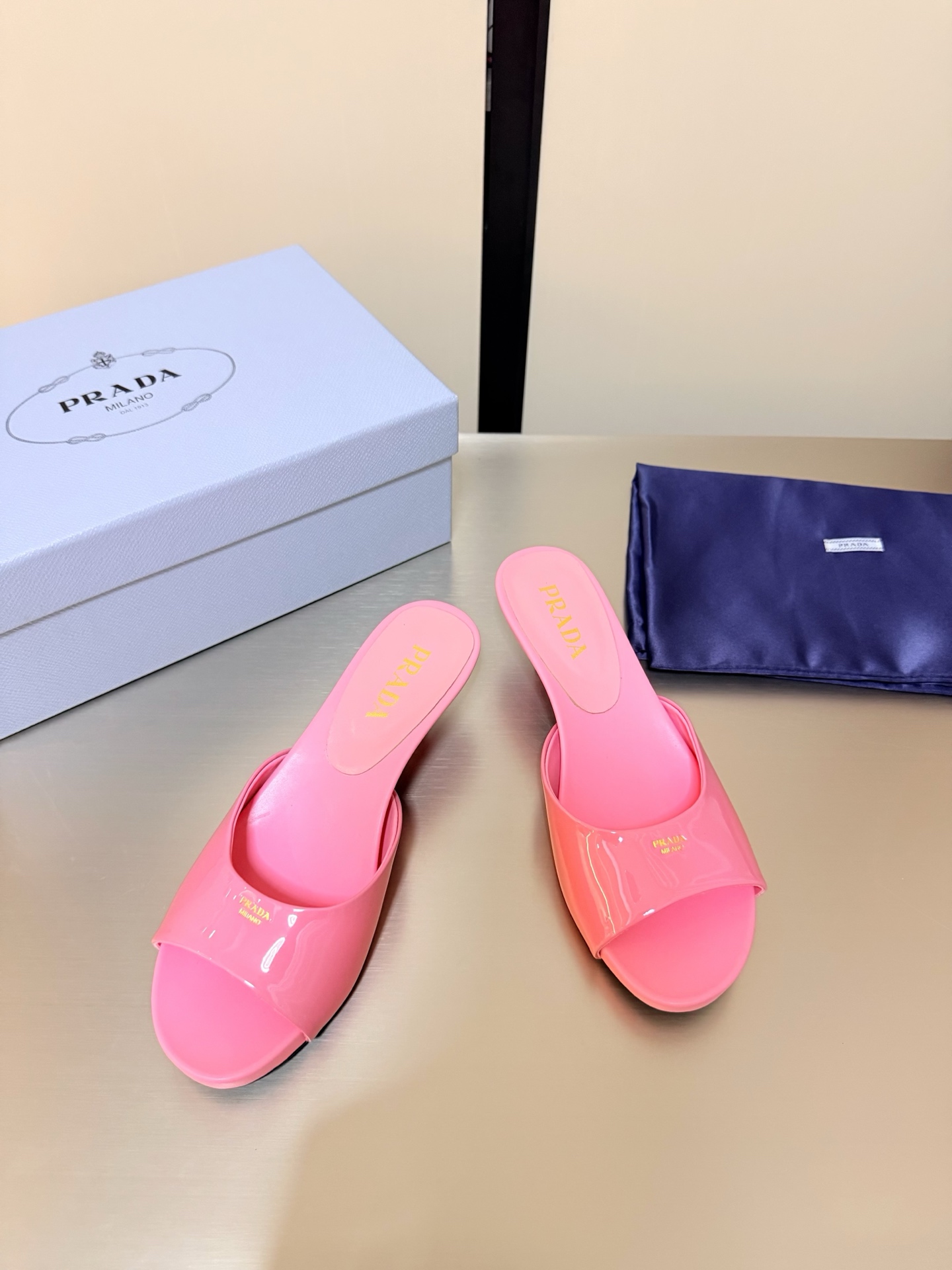 Prada Style Pink Leather Women's Shoes style reference detail image 9 from source 784762