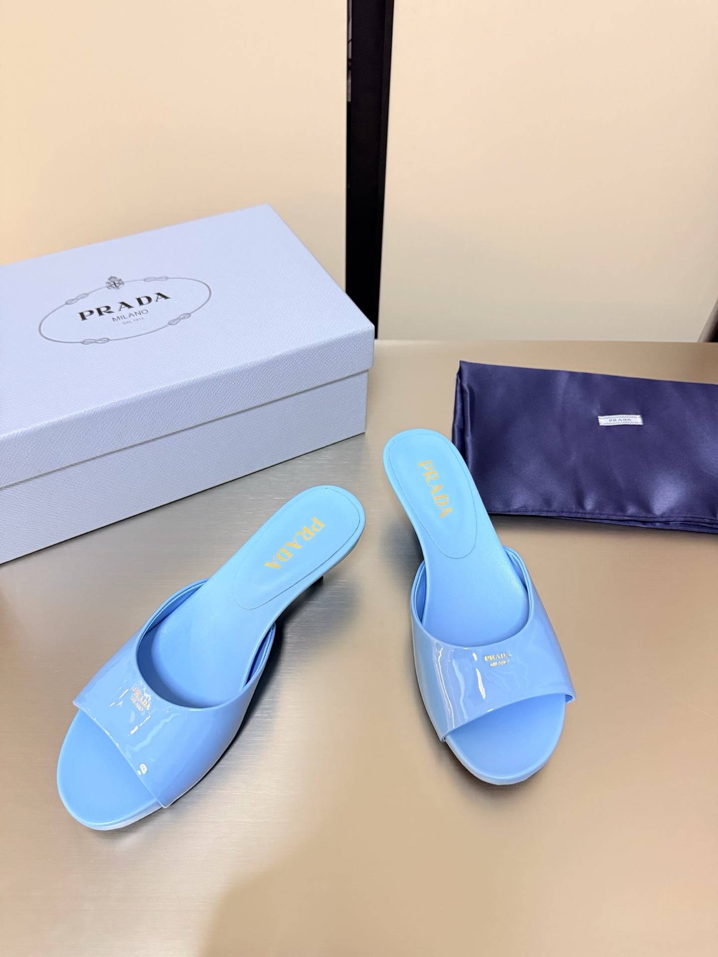 Prada Style Blue Leather Women's Shoes style reference detail image 8 from source 784763