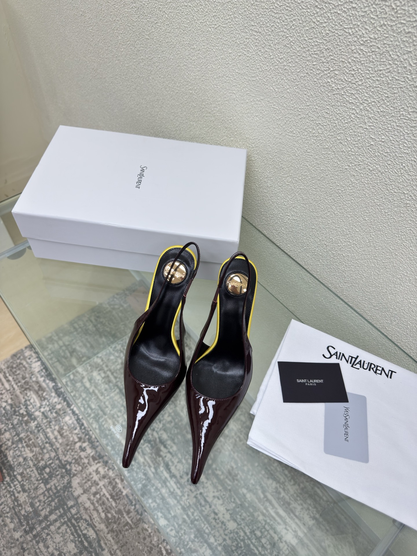 NO:816008,YSL high heels, empty back shoes, metal logo decoration, 11 cm heel height, Yvette Saint Laurent logo, brown, exquisite, imported calf patent leather, the poplar forest that understands women's hearts best, beautiful shoes with no dead ends, supports the aura, noble temperament, imported sheepskin lining, close to the feet, comfortable, genuine leather outsole imported from Italy, size 35 36 37 38 39 40 41 42 (40 41)  42 orders) with counter packaging, high heels and sandals, saint laurent, saint laurent, saint laurent, sandals, high heels, sheepskin, Leather soles19860909YSL 高跟 后空鞋 金属logo装饰 11 cm 跟高 Yvette Saint Laurent圣罗兰logo 咖啡色 精致  进口小牛漆皮 最懂女人心的杨树林 无死角的美鞋 撑起气场 气质高贵  进口羊皮内里 贴脚 舒适 意大利进口真皮大底  码数35 36 37 38 39 40 41 42 （40 41 42 订） 配专柜包装,高跟鞋凉鞋,saint laurent,saint laurent,saint laurent,sandals,high heels,sheepskin,Leather soles,Women's Shoes