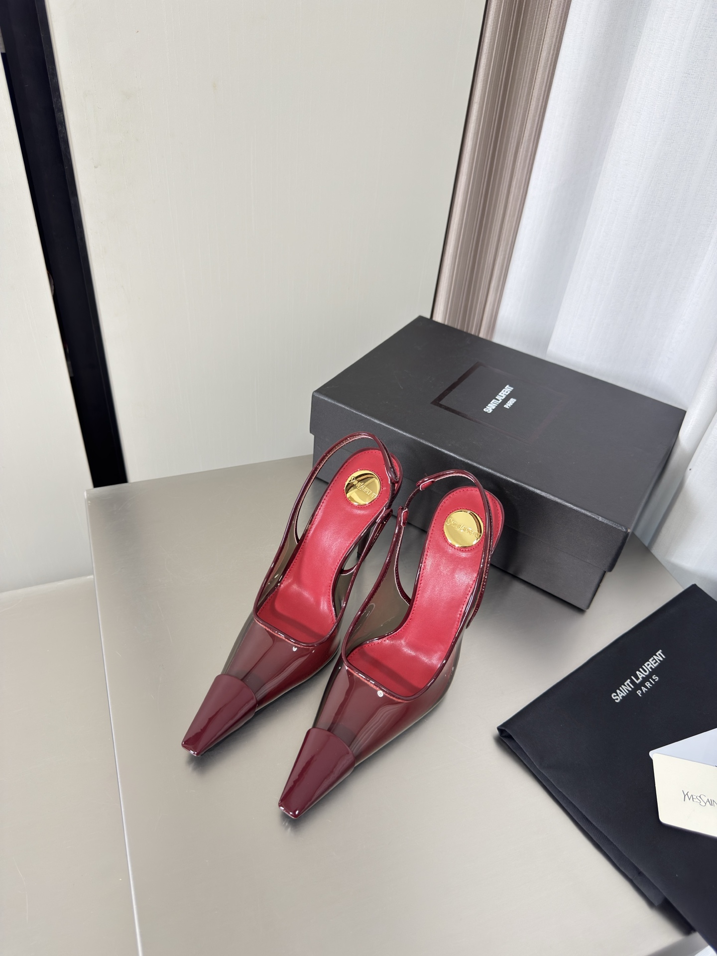 NO:816004,YSL Metal Transparent Heel Transparent Film 10.5 cm Heel Height Yvette Saint Laurent Saint Laurent Logo Exquisite High Heel Red The poplar forest that understands women’s hearts best Beautiful shoes with no dead ends Support your aura and noble temperament Imported sheepskin lining Fits your feet Comfortable Italian imported genuine leather outsole Size 35 36 37 38 39 40 41 (order 40 41)  With counter packaging, high heels and sandals, saint laurent, saint laurent, saint laurent, sandals, high heels, sheepskin, Leather soles19860909YSL 金属透明跟 透明胶片 10.5 cm 跟高 Yvette Saint Laurent圣罗兰logo 精致高跟  红色 最懂女人心的杨树林 无死角的美鞋 撑起气场 气质高贵  进口羊皮内里 贴脚 舒适 意大利进口真皮大底  码数35 36 37 38 39 40 41 （40 41 订） 配专柜包装,高跟鞋凉鞋,saint laurent,saint laurent,saint laurent,sandals,high heels,sheepskin,Leather soles,Women's Shoes