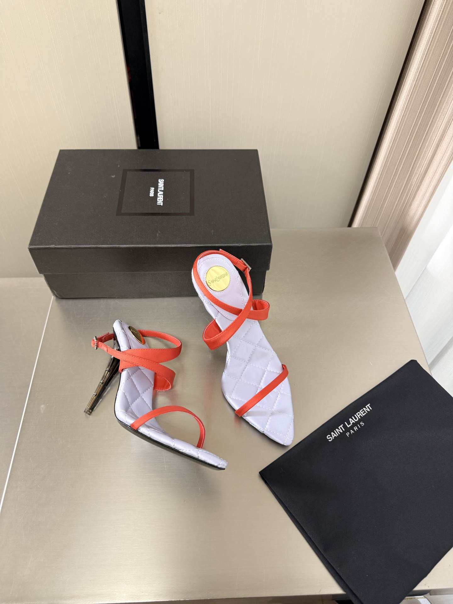 NO:882851,YSL pointed toe simple thin strap sandals 10.5 cm heel height lilac diamond midsole with orange silk surface Yvette Saint Laurent logo Exquisite high heels Poplar forest that understands women's hearts best Shoes with no dead ends Support aura and noble temperament Imported sheepskin lining Fits the feet Comfortable Italian imported genuine leather outsole Size number 35 36 37 38 39 40 41 42  (Order 40 41 42) With counter packaging, high heels and sandals, saint laurent, saint laurent, saint laurent, sandals, high heels, sheepskin, real silk, Leather soles19860909YSL 尖头 简约细带凉鞋 10.5 cm 跟高 淡紫色 菱格中底 搭配橘色真丝面 Yvette Saint Laurent圣罗兰logo 精致高跟  最懂女人心的杨树林 无死角的美鞋 撑起气场 气质高贵  进口羊皮内里 贴脚 舒适 意大利进口真皮大底  码数35 36 37 38 39 40 41 42 （40 41 42 订） 配专柜包装,高跟鞋凉鞋,saint laurent,saint laurent,saint laurent,sandals,high heels,sheepskin,real silk,Leather soles,Women's Shoes