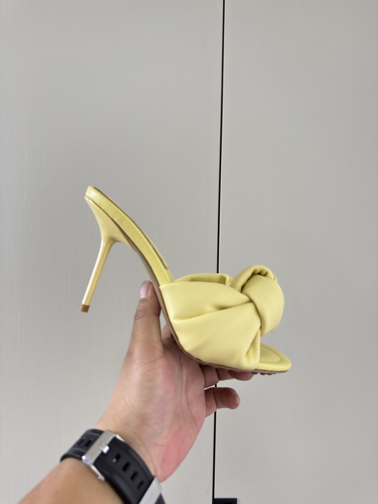 NO:889758,BV 9cm Cherry Mule lambskin, soft and comfortable, knotted slippers, heel height 9cm, high heels slippers, bottega veneta, high heels, slippers, sheepskin19860909BV 9cm Cherry Mule 小羊皮 柔软舒适 打结拖鞋 跟高9cm,高跟鞋拖鞋,bottega veneta,high heels,slippers,sheepskin,Women's Shoes