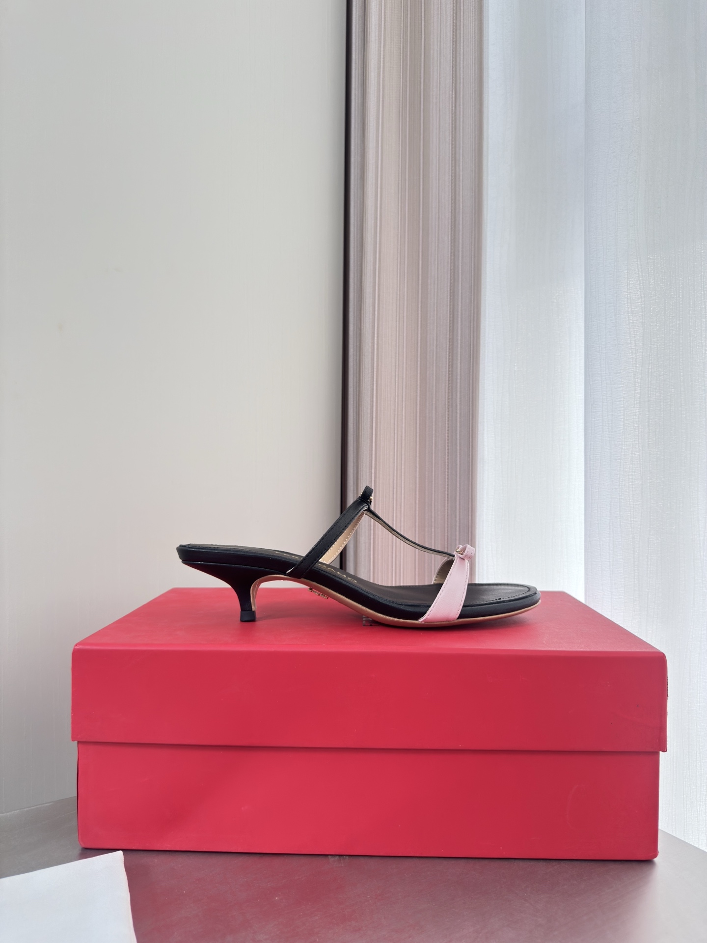 Ferragamo Slides