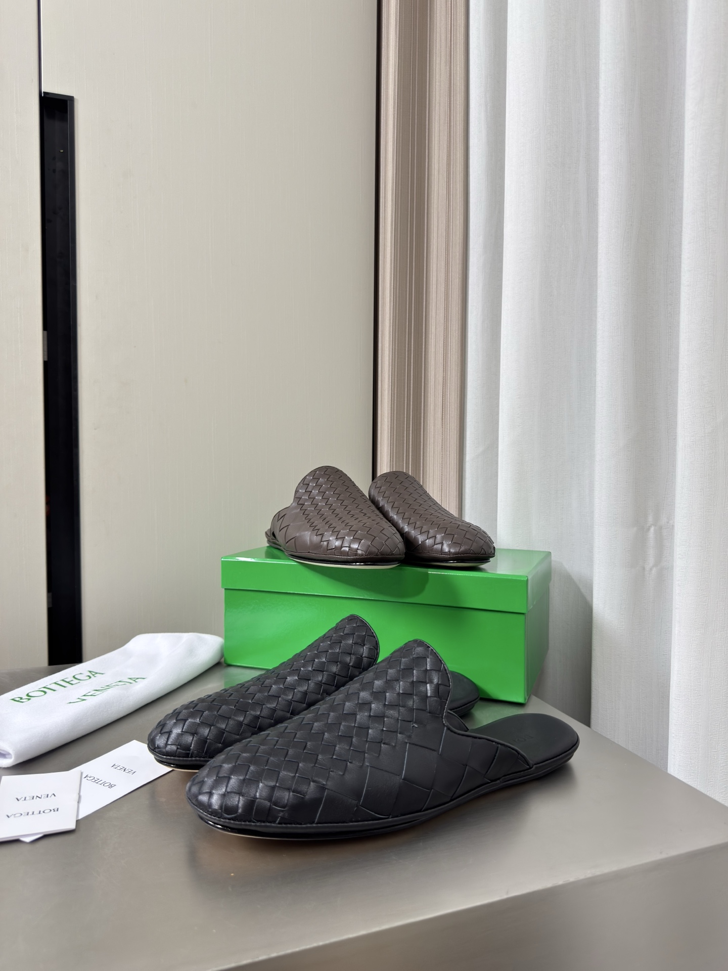 Bottega Veneta Slides