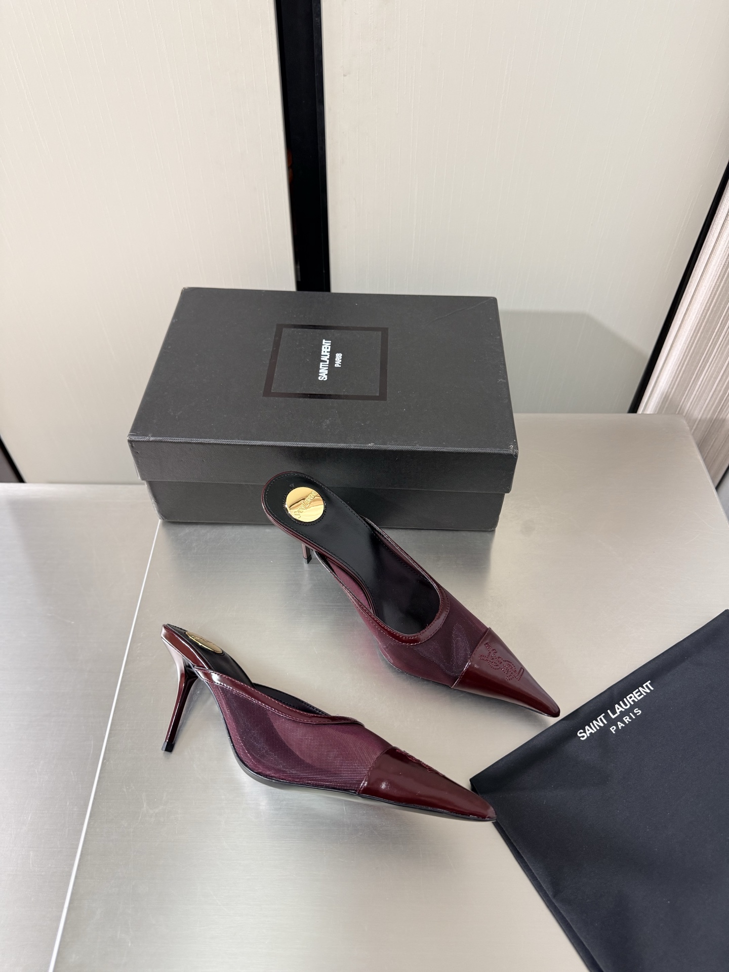 NO:925275,YSL Pointed Toe High Heels Slippers 7.5 cm Height Commuting Series Comfortable and High-end Burgundy Calf Patent Leather Imported Breathable Mesh Material Yvette Saint Laurent logo Exquisite high heels Yang Shulin who understands women’s hearts best Shoes with no dead ends Supports aura Noble temperament Imported sheepskin lining Fits the feet Comfortable Italian imported genuine leather outsole Size 35 36 37 38 39 40  41 42 (order 40 41 42) with counter packaging, half-slip high heels, saint laurent, saint laurent, saint laurent, high heels, slippers, sheepskin, Leather soles19860909YSL 尖头 高跟鞋 拖鞋 7.5 cm 跟高 通勤系列 舒适高档 酒红色 小牛漆皮 进口透气网 材质 Yvette Saint Laurent圣罗兰logo 精致高跟   最懂女人心的杨树林 无死角的美鞋 撑起气场 气质高贵  进口羊皮内里 贴脚 舒适 意大利进口真皮大底  码数35 36 37 38 39 40 41 42 （40 41 42 订） 配专柜包装,半拖高跟鞋,saint laurent,saint laurent,saint laurent,high heels,slippers,sheepskin,Leather soles,Women's Shoes