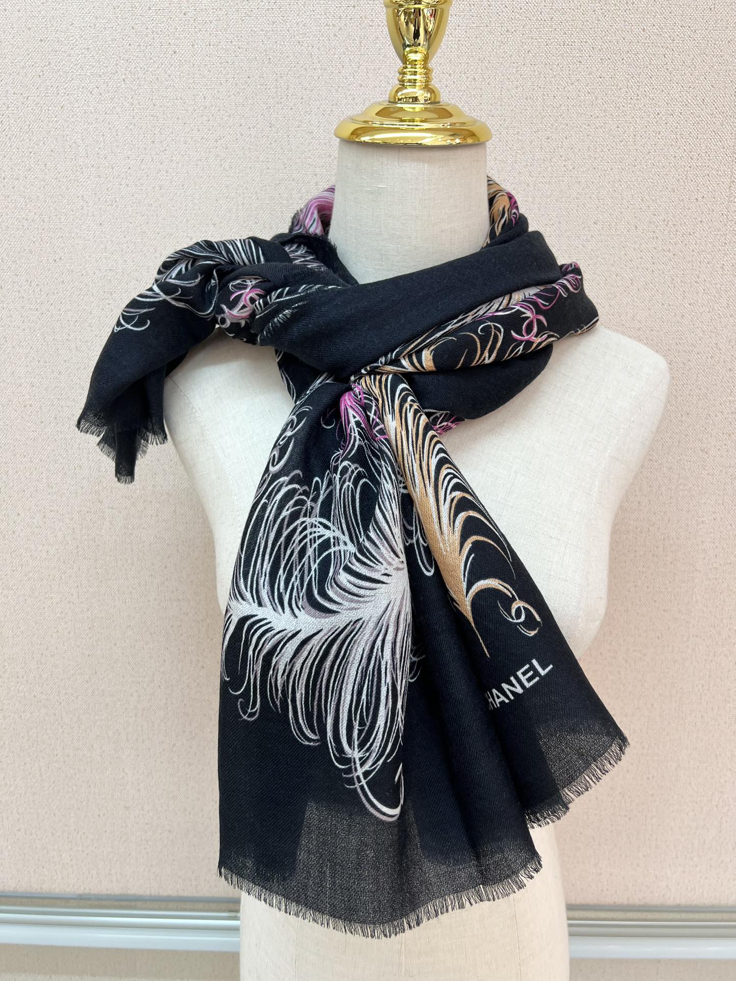 上新🌈 原版品质～～ 香奶奶专柜款～就是告诉大家这款必须收～🆕❤️ 新款长羊绒😍专柜同步🌈✨这个size