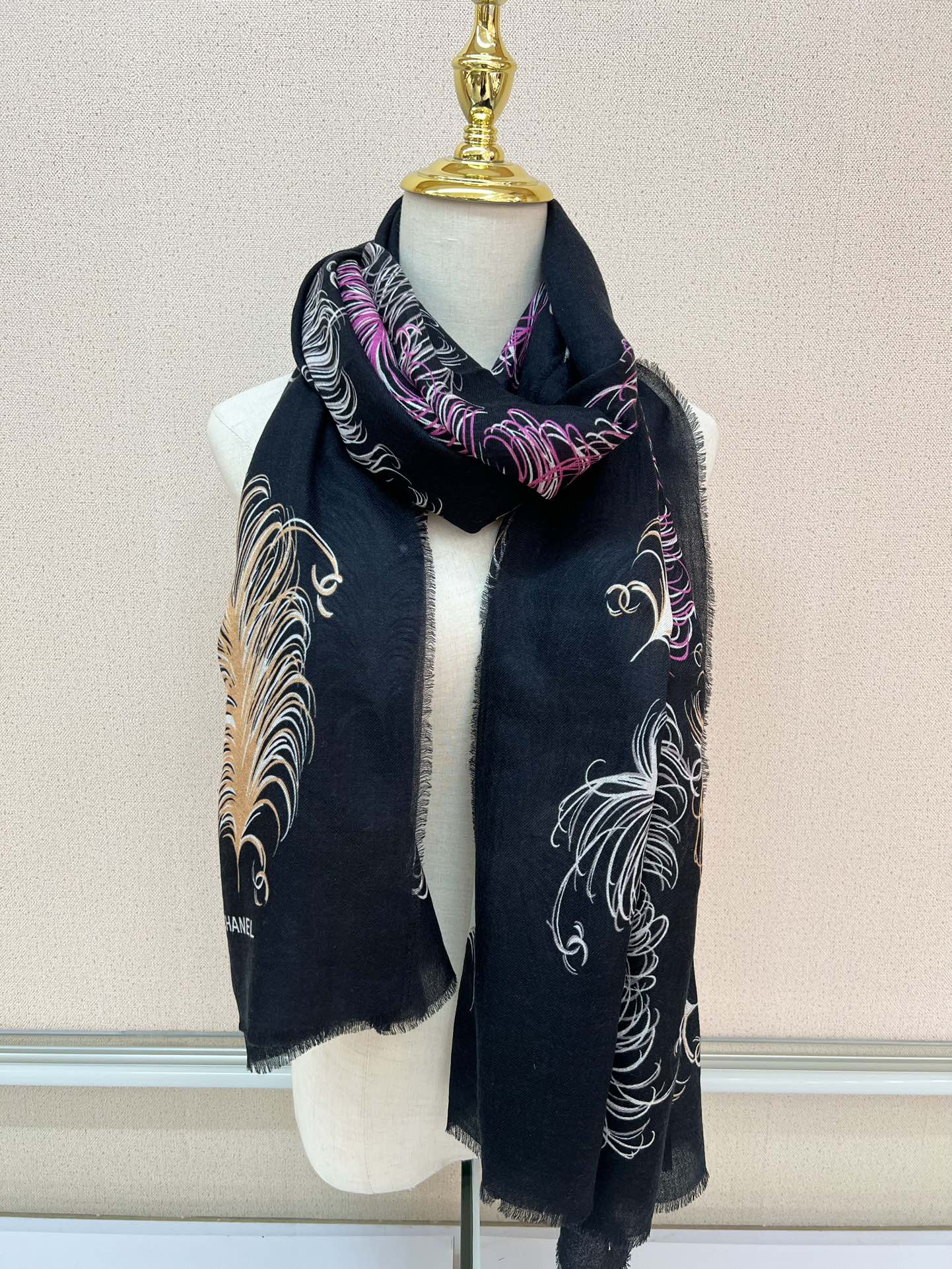 上新🌈 原版品质～～ 香奶奶专柜款～就是告诉大家这款必须收～🆕❤️ 新款长羊绒😍专柜同步🌈✨这个size